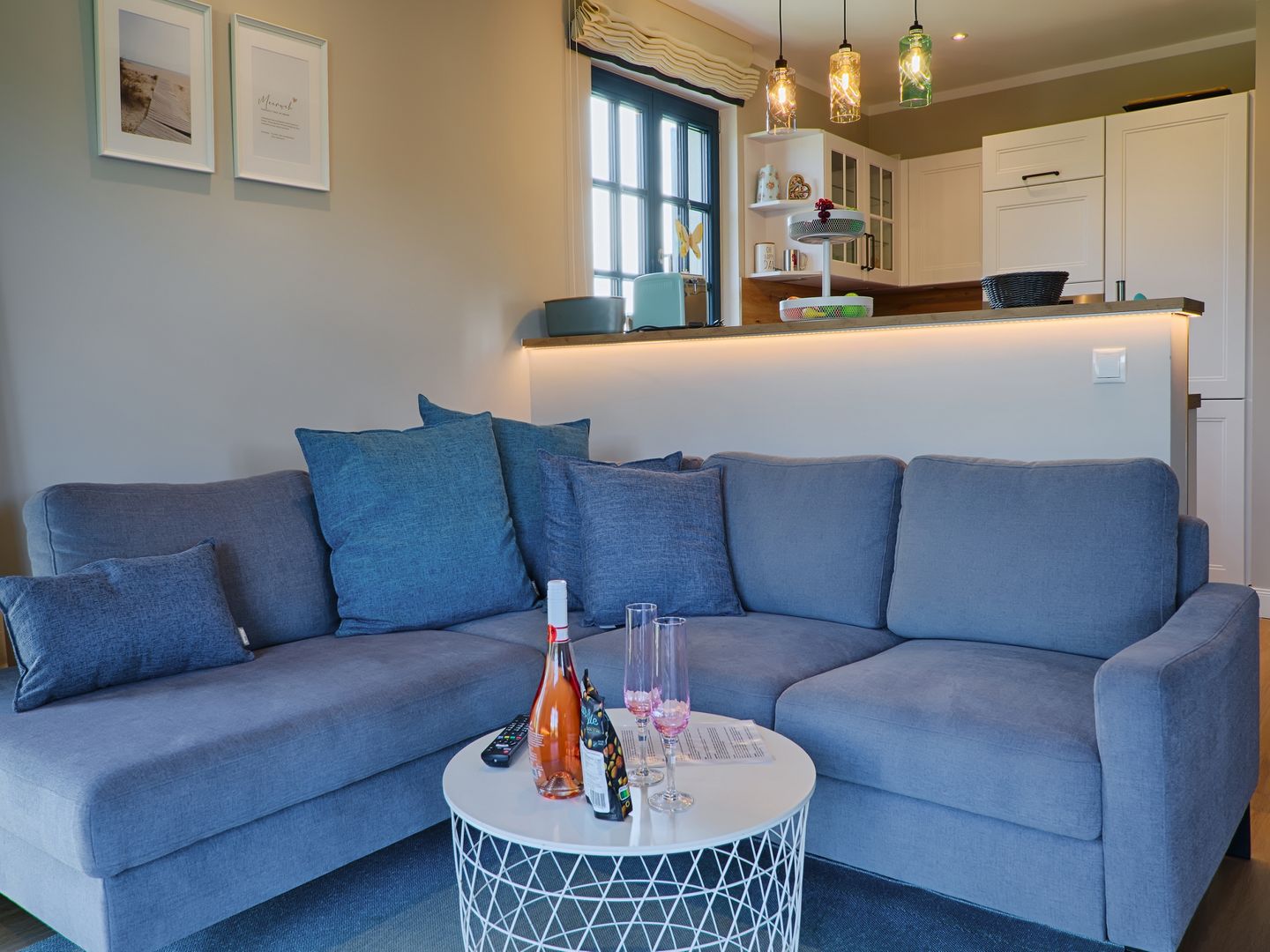 Premium Reetdachvilla mit 3 Schlafzimmern, Sauna und Kamin (F27) - Wohnzimmer