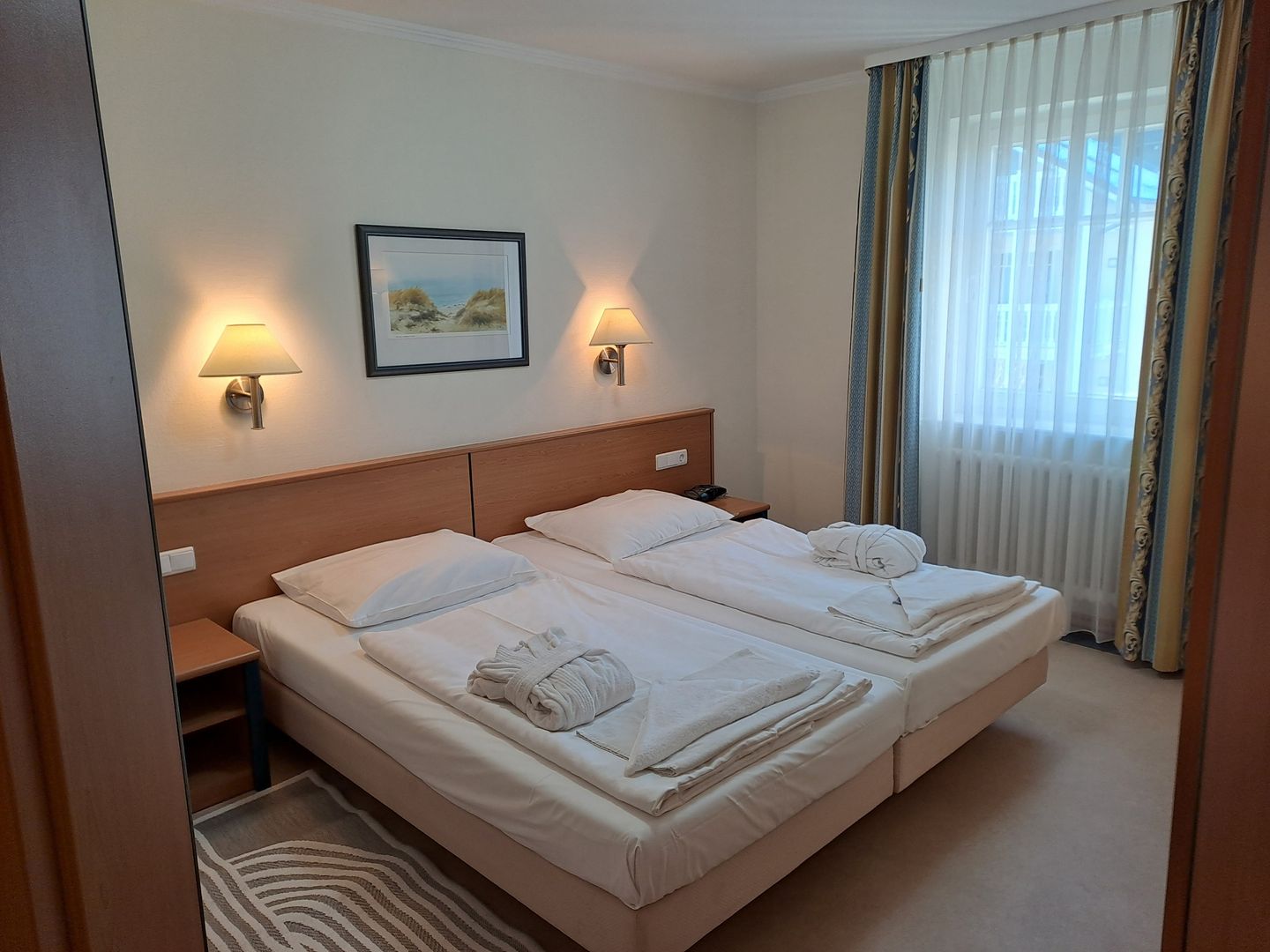 Dünenpark Binz Komfort Ferienwohnung mit 1 Schlafzimmer und Balkon im Obergeschoss (243) Insel Rügen - Schlafzimmer