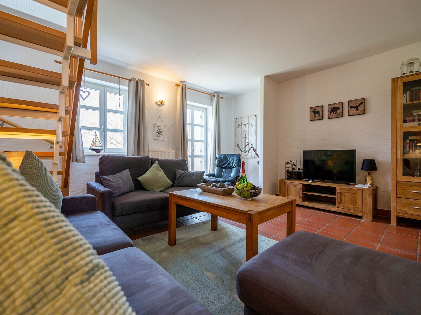 Feriendorf Rugana Komfortplus Ferienwohnung mit 2 Schlafzimmern und Terrasse (D34) Insel Rügen - Wohnzimmer