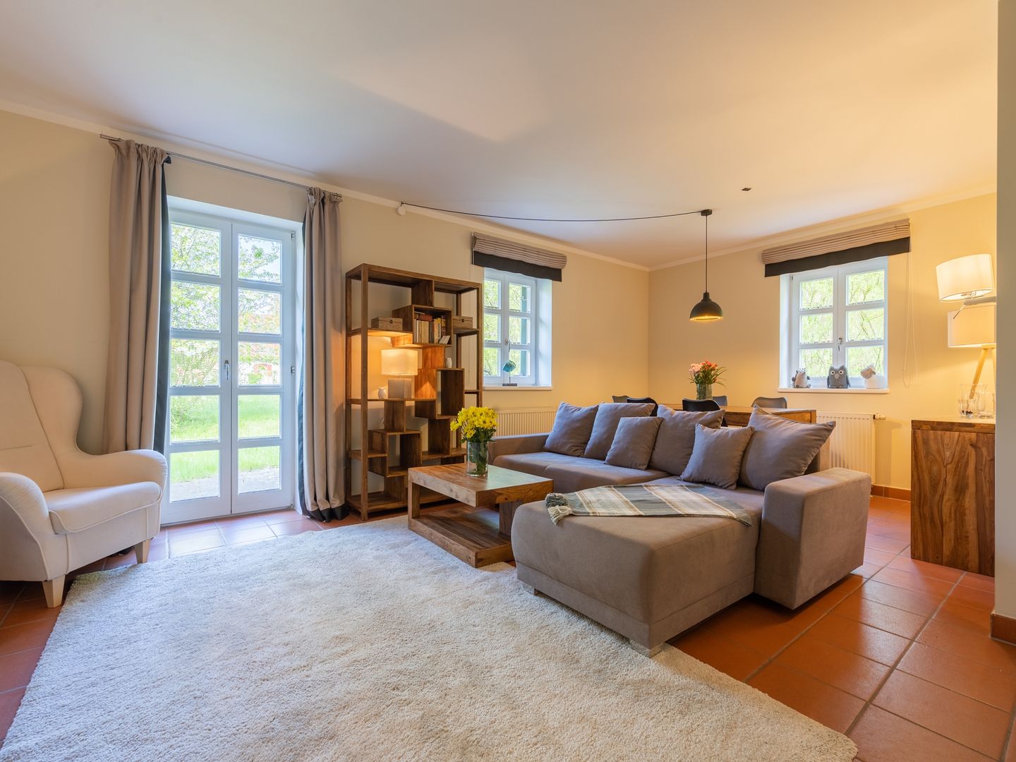 Feriendorf Rugana Komfortplus Ferienwohnung mit 1 Schlafzimmer und Terrasse (B25) Insel Rügen - Wohnzimmer