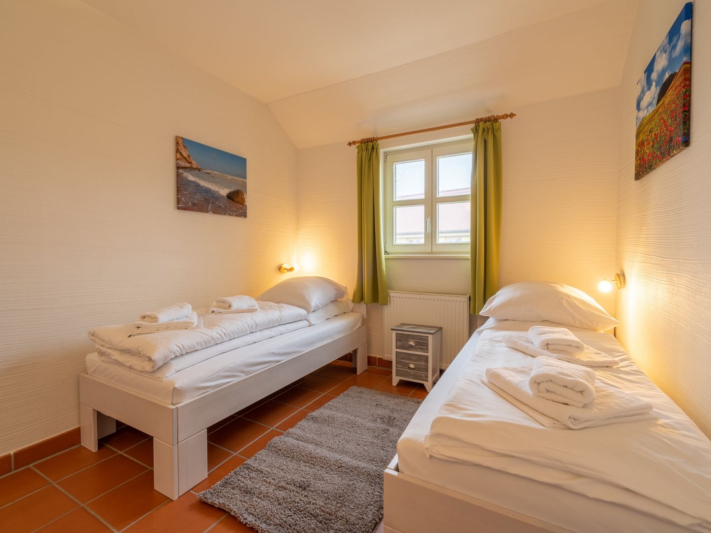 Feriendorf Rugana Komfort Ferienwohnung mit 2 Schlafzimmern und Terrasse (D03) Insel Rügen - Schlafzimmer