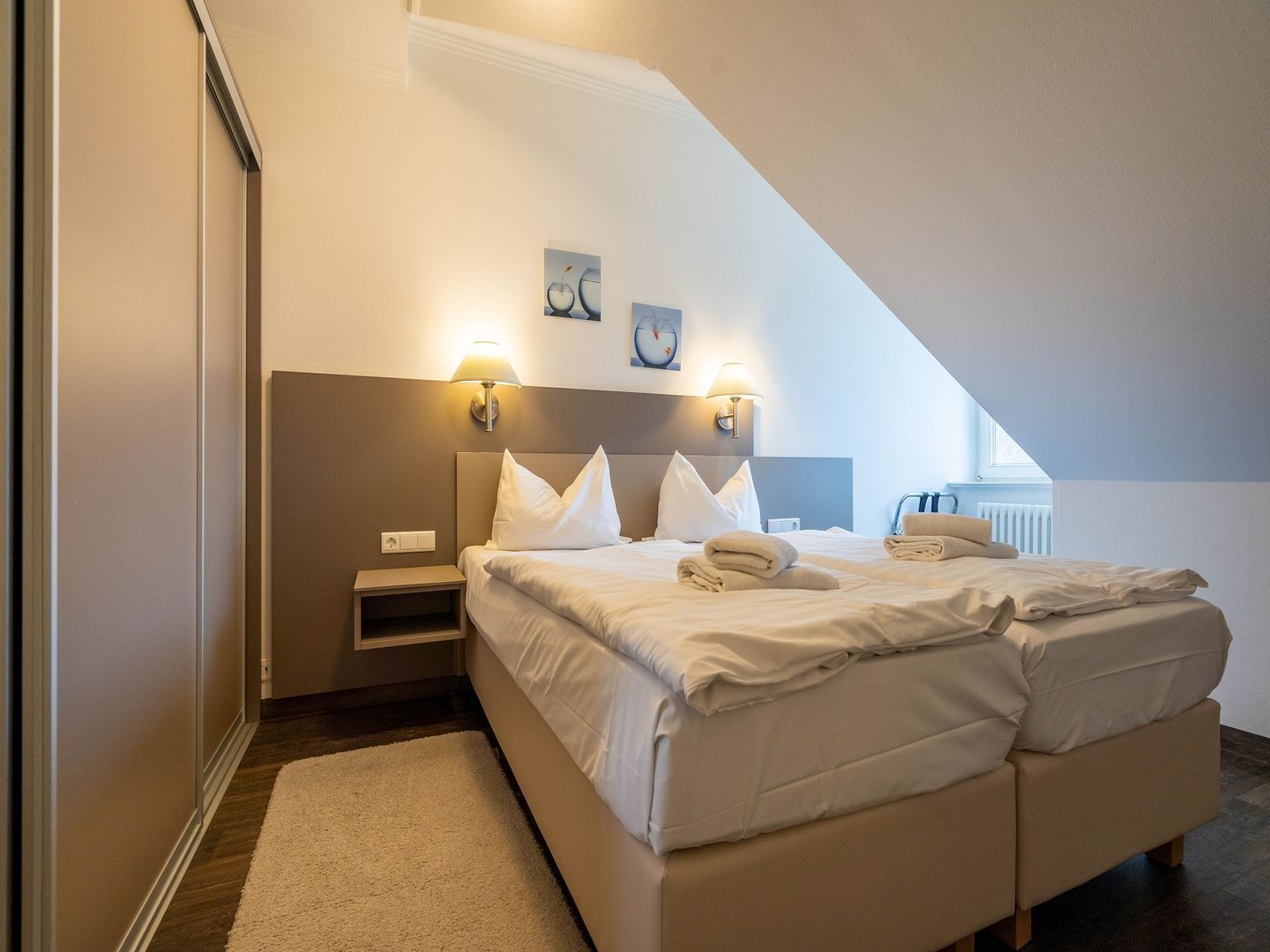 Dünenpark Binz Komfortplus Ferienwohnung mit 1 Schlafzimmer und Balkon im Dachgeschoss (113) Insel Rügen - Schlafzimmer