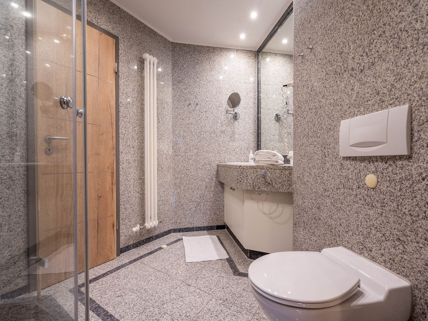 Dünenpark Binz Komfortplus Ferienwohnung mit 1 Schlafzimmer und Balkon im Obergeschoss (168) Insel Rügen - Badezimmer