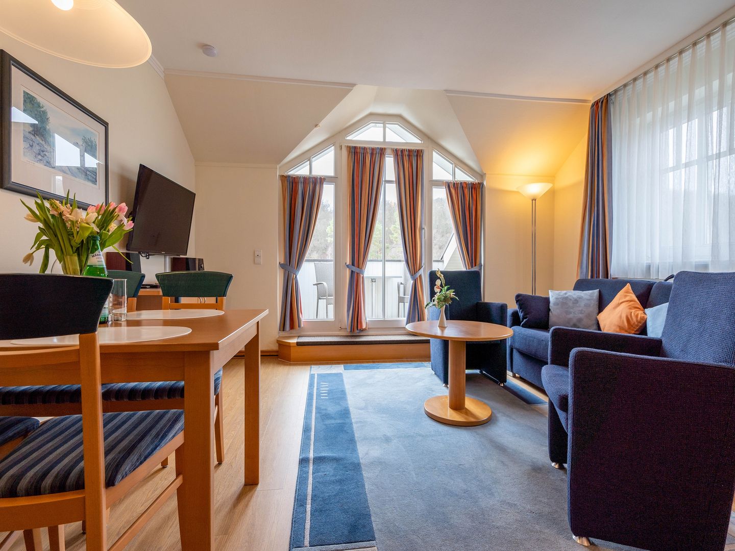 Dünenpark Binz Komfort Ferienwohnung mit 1 Schlafzimmer und Balkon im Dachgeschoss (293) Insel Rügen - Wohnzimmer