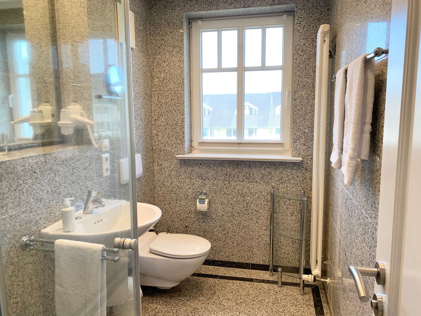 Dünenpark Binz Komfort Ferienwohnung mit 2 Schlafzimmern und Balkon im Dachgeschoss (069) Insel Rügen - Badezimmer