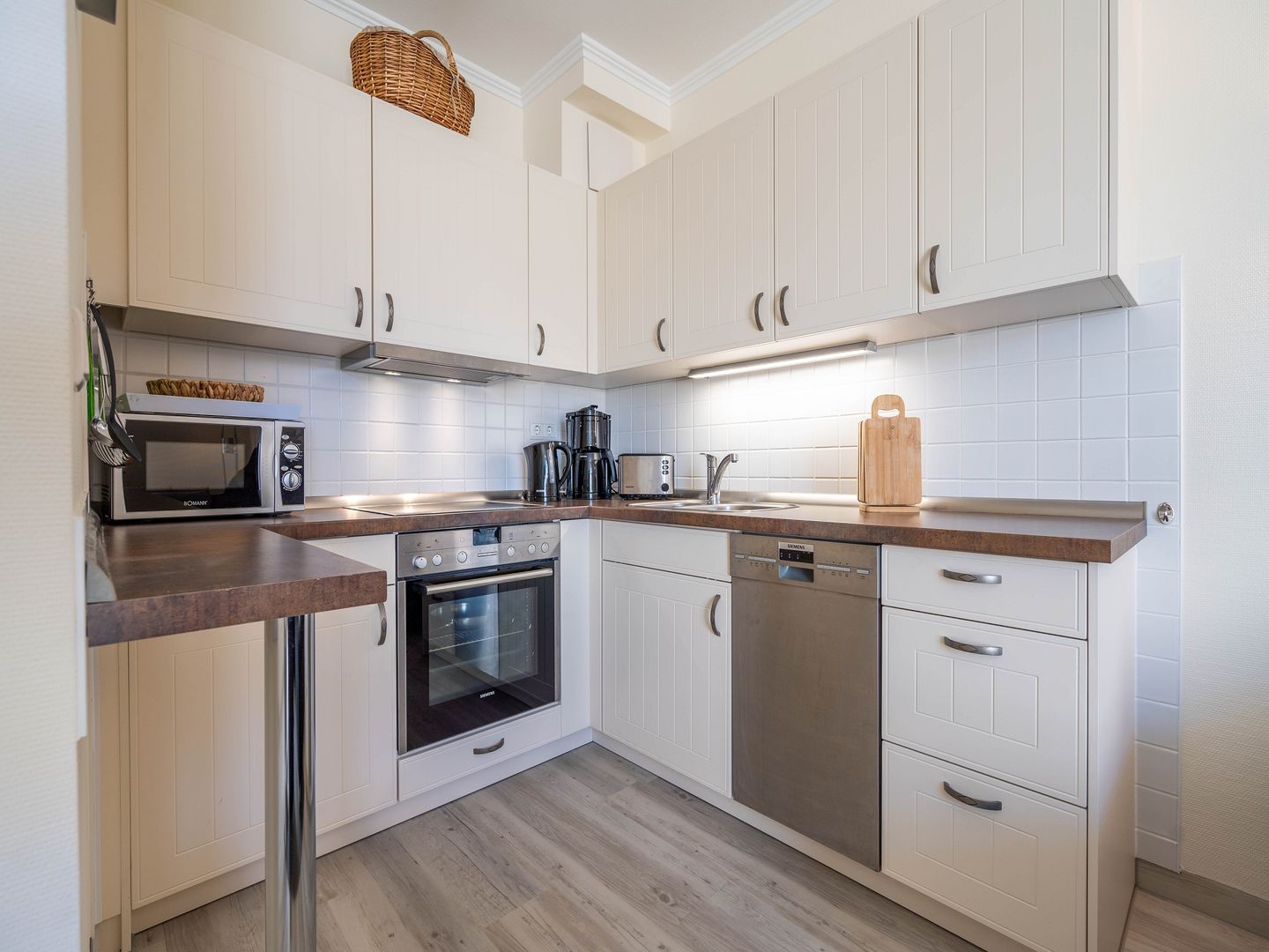 Dünenpark Binz Komfortplus Ferienwohnung mit 2 Schlafzimmern und Balkon im Dachgeschoss (195) Insel Rügen - Küche / Küchenzeile