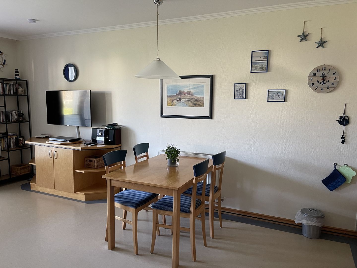 Dünenpark Binz Komfort Ferienwohnung mit 1 Schlafzimmer und Terrasse im Erdgeschoss (013) Insel Rügen - Wohnzimmer