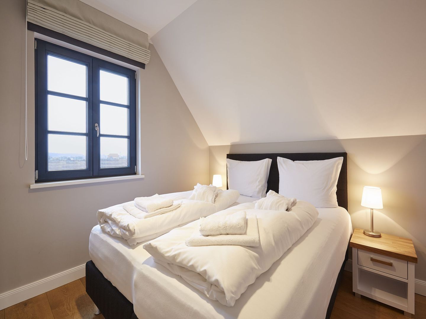 Premium Reetdachvilla mit 3 Schlafzimmern, Sauna und Kamin (F09) - Schlafzimmer