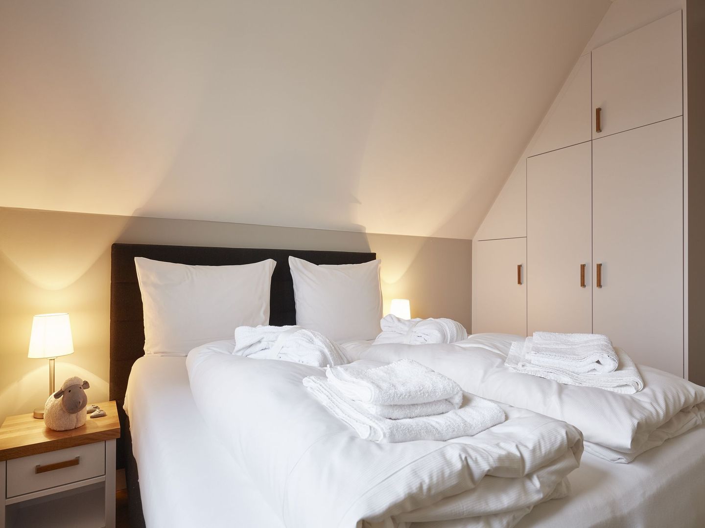 Premium Reetdachvilla mit 3 Schlafzimmern, Sauna und Kamin (F09) - Schlafzimmer