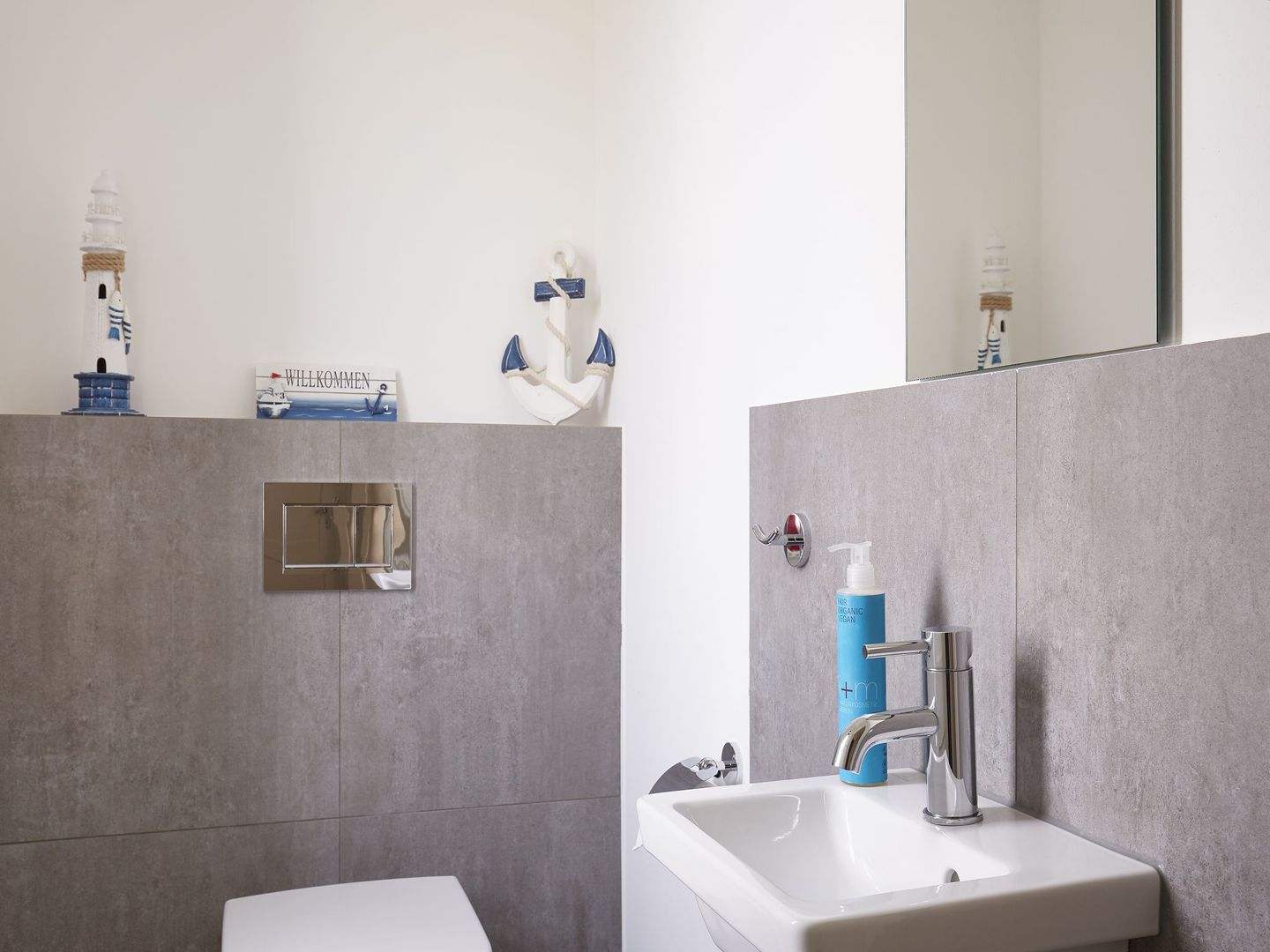 Premium Reetdachvilla mit 3 Schlafzimmern, Sauna und Kamin (F09) - Gäste-WC