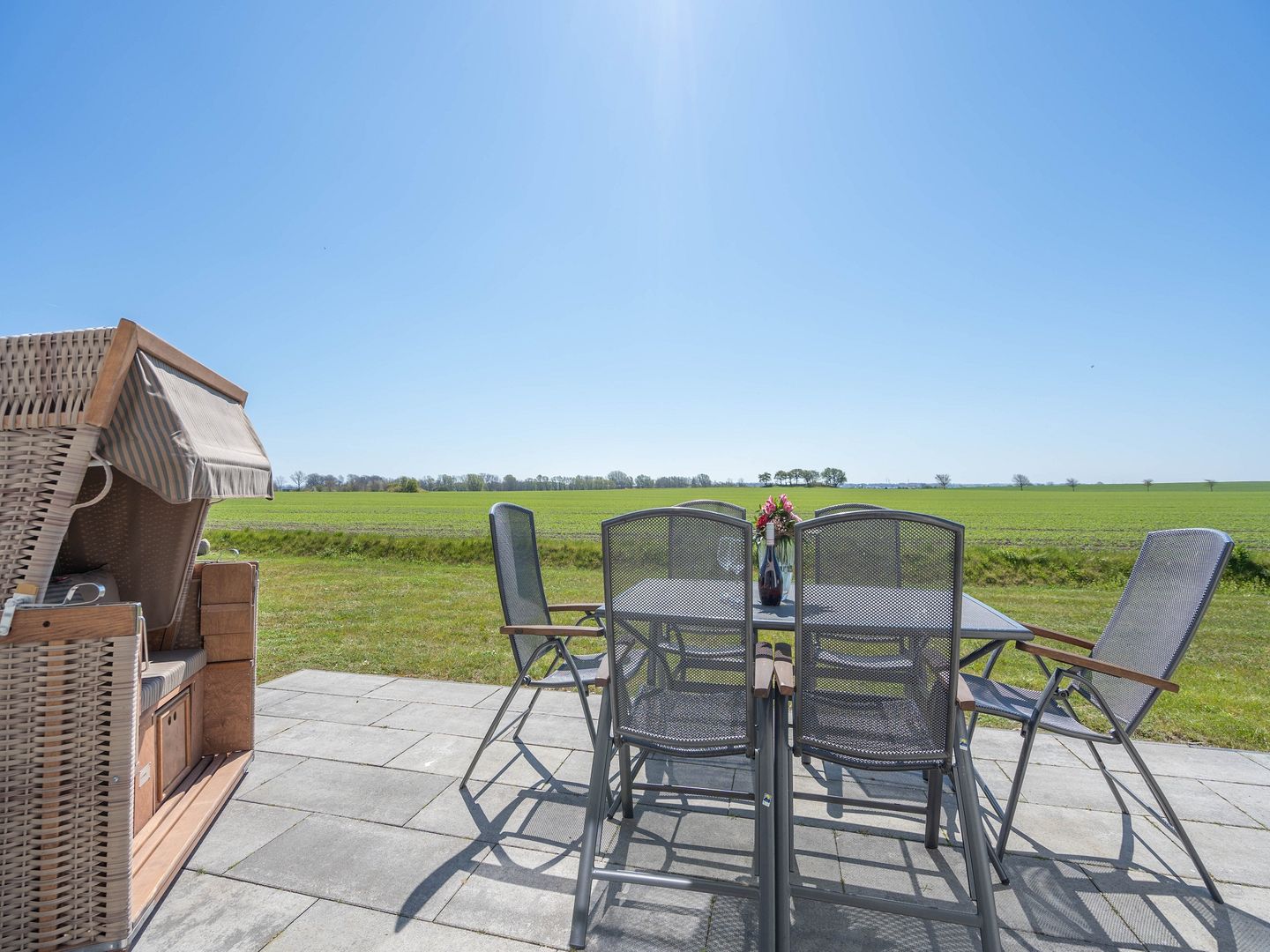 Premium Reetdachvilla mit 3 Schlafzimmern, Sauna und Kamin (E09) - Terrasse