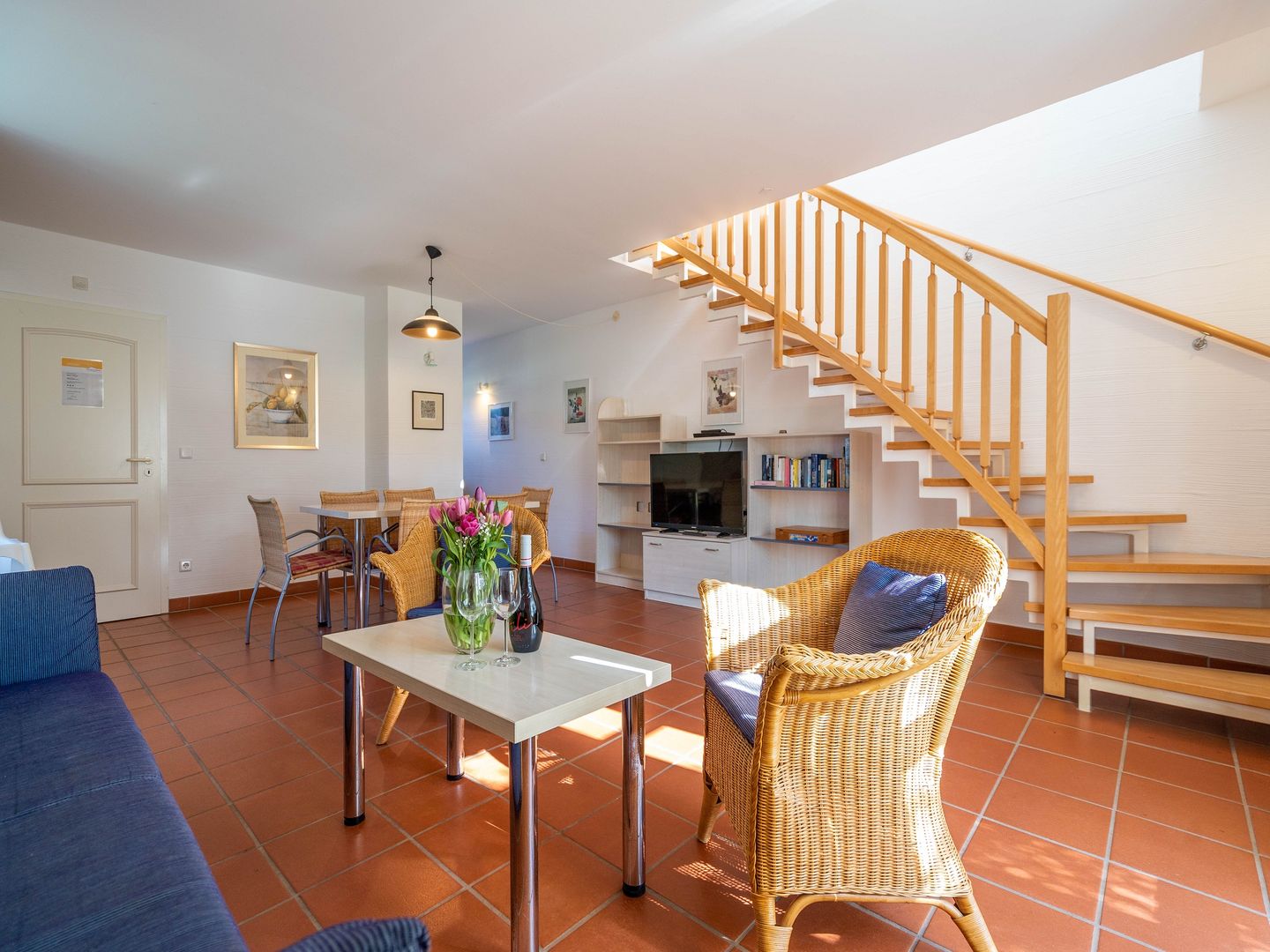 Feriendorf Rugana Klassik Ferienwohnung mit 2 Schlafzimmern und Terrasse (C26) Insel Rügen - Wohnzimmer