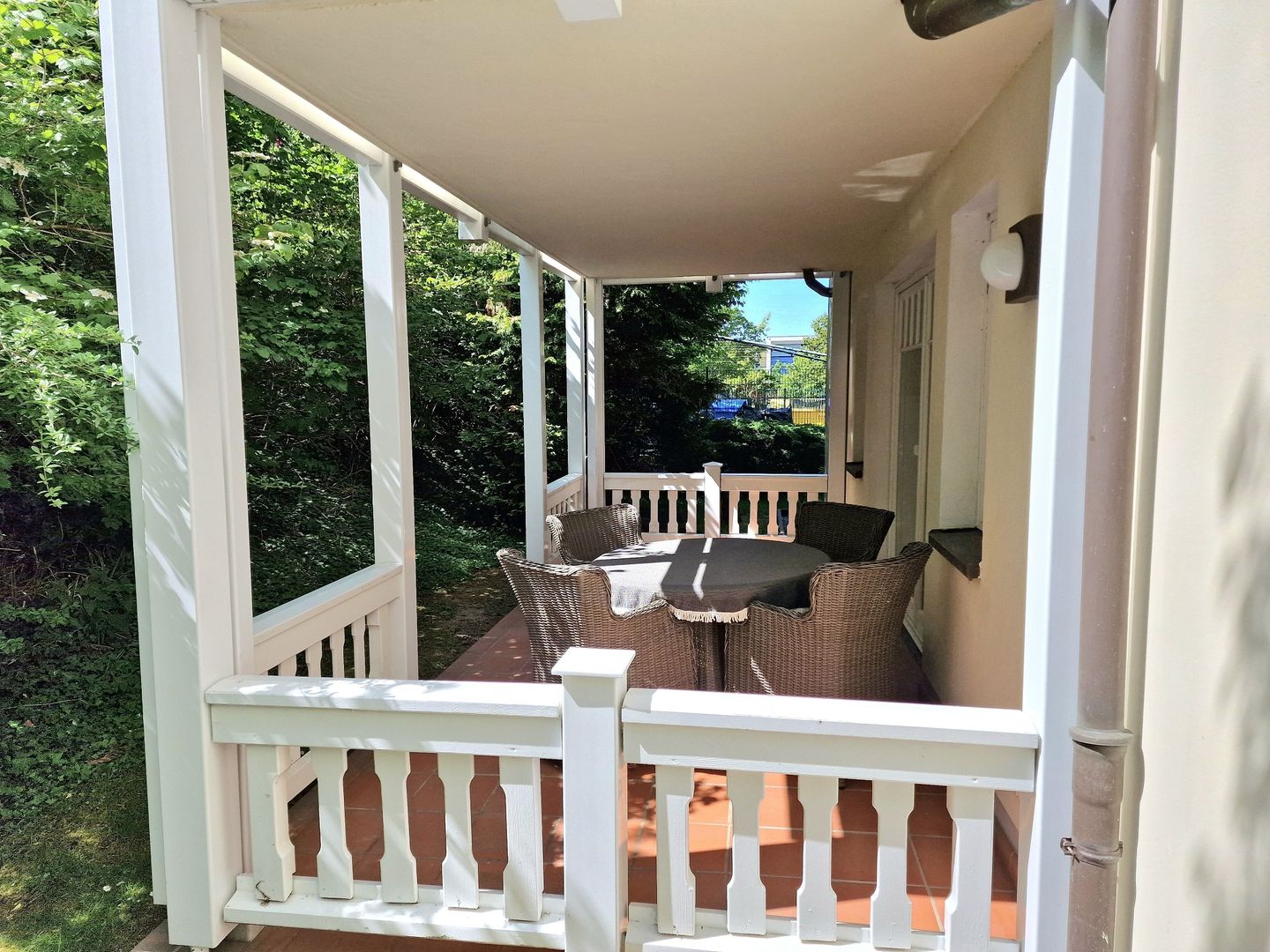 Dünenpark Binz Komfortplus Ferienwohnung mit 1 Schlafzimmer und Terrasse im Erdgeschoss (049) Insel Rügen - Terrasse