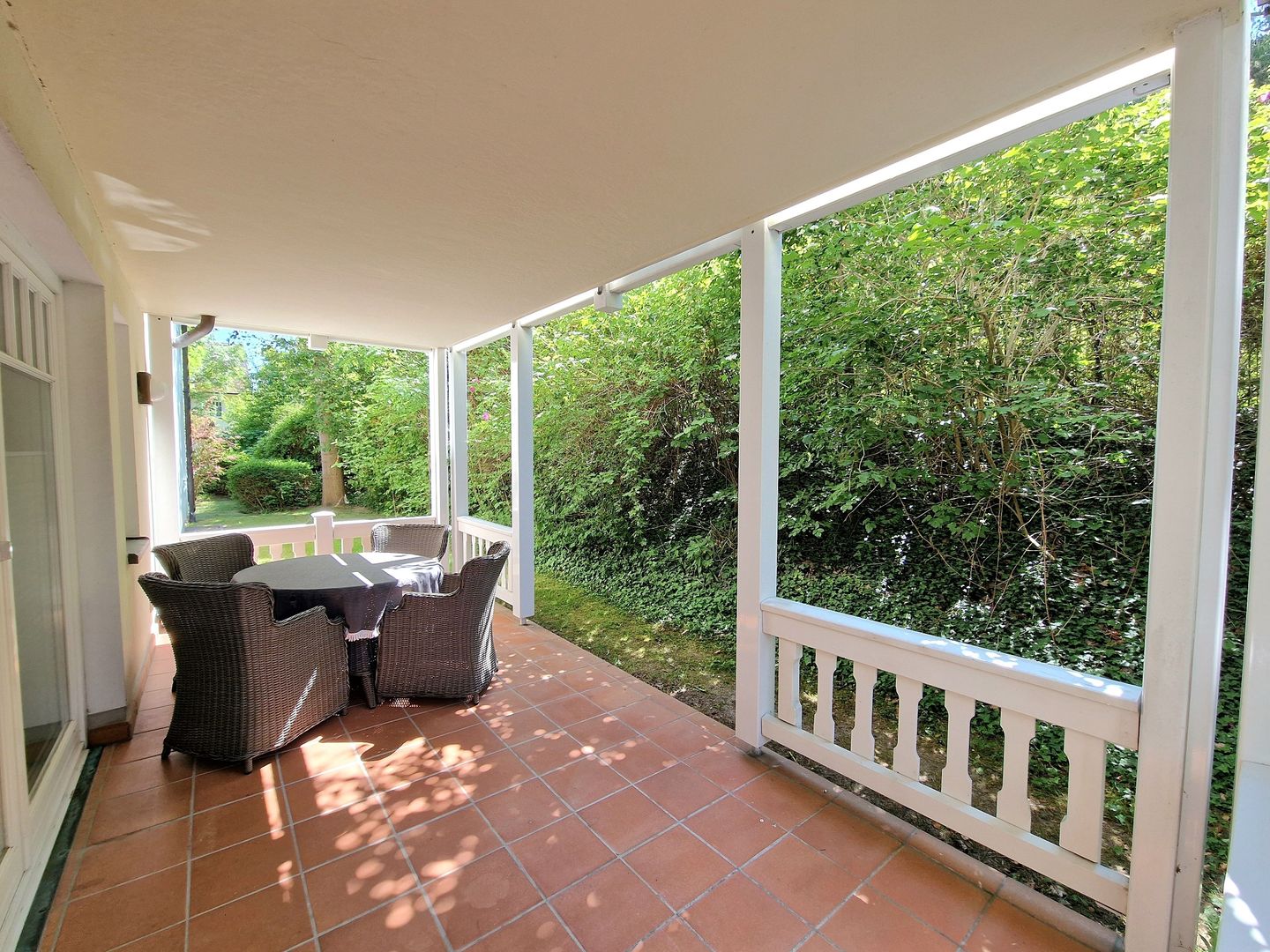 Dünenpark Binz Komfortplus Ferienwohnung mit 1 Schlafzimmer und Terrasse im Erdgeschoss (049) Insel Rügen - Terrasse