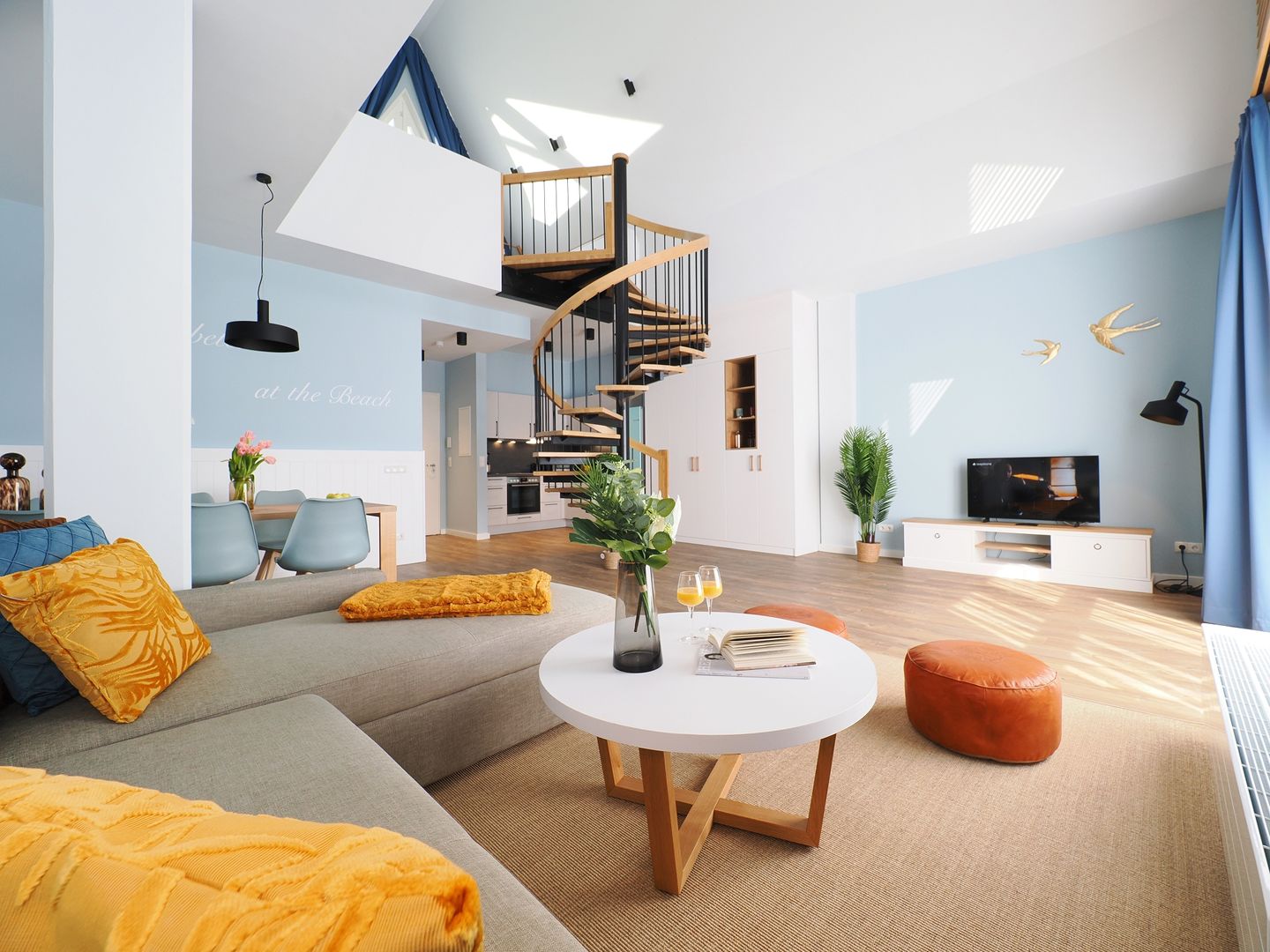 Kaiservillen Heringsdorf Ferienwohnung mit 1 Schlafzimmer, Balkon und Galerie (S2) Insel Usedom - Wohnzimmer