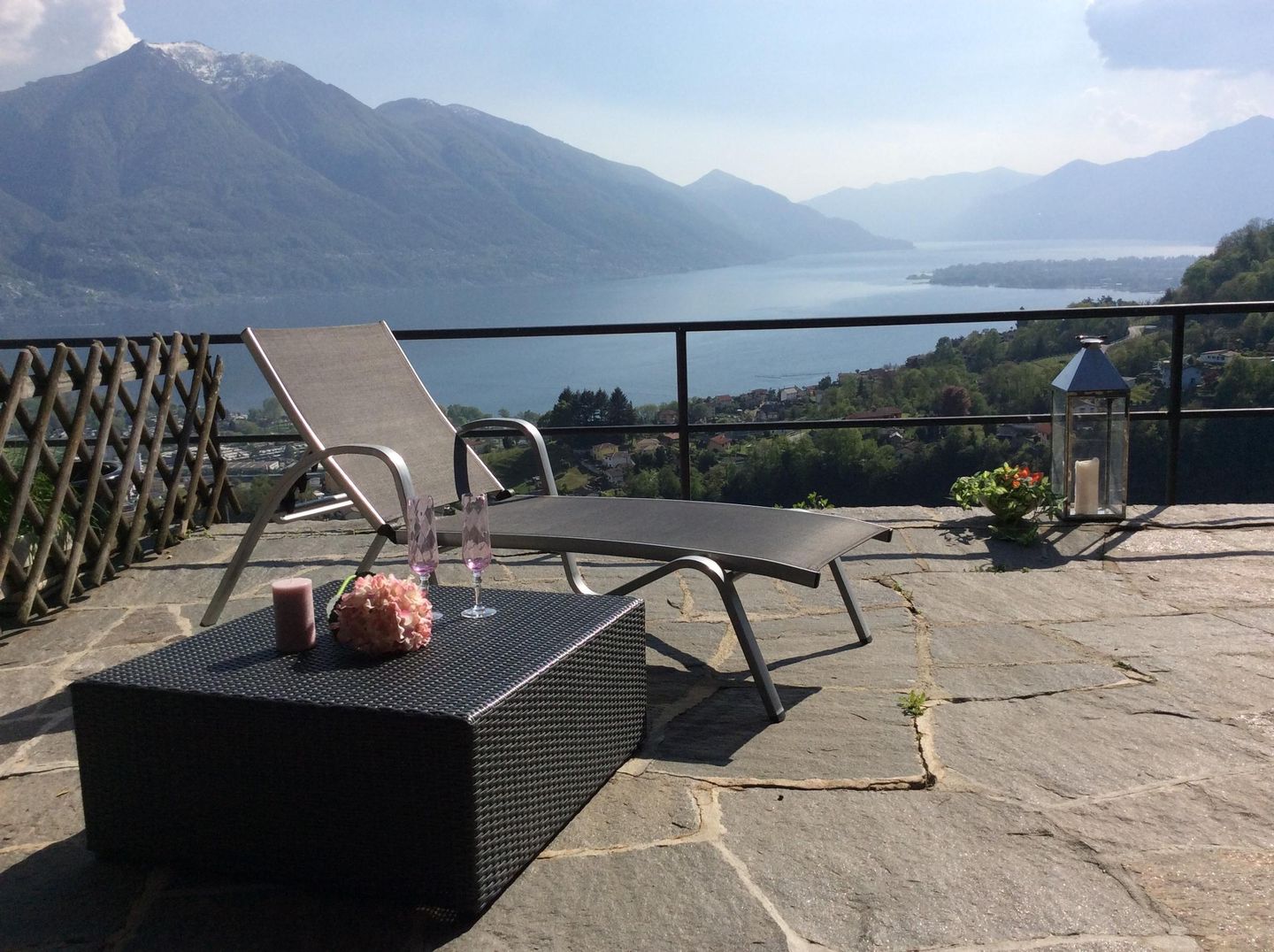 Sympathisches Ferienhaus mit grosser Terrasse, Pan  in der Schweiz