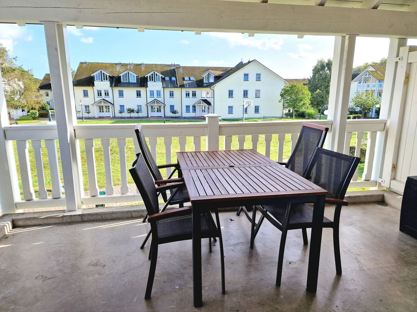 Dünenpark Binz Komfort Ferienwohnung mit 1 Schlafzimmer und Balkon im Obergeschoss (020) Insel Rügen - Balkon