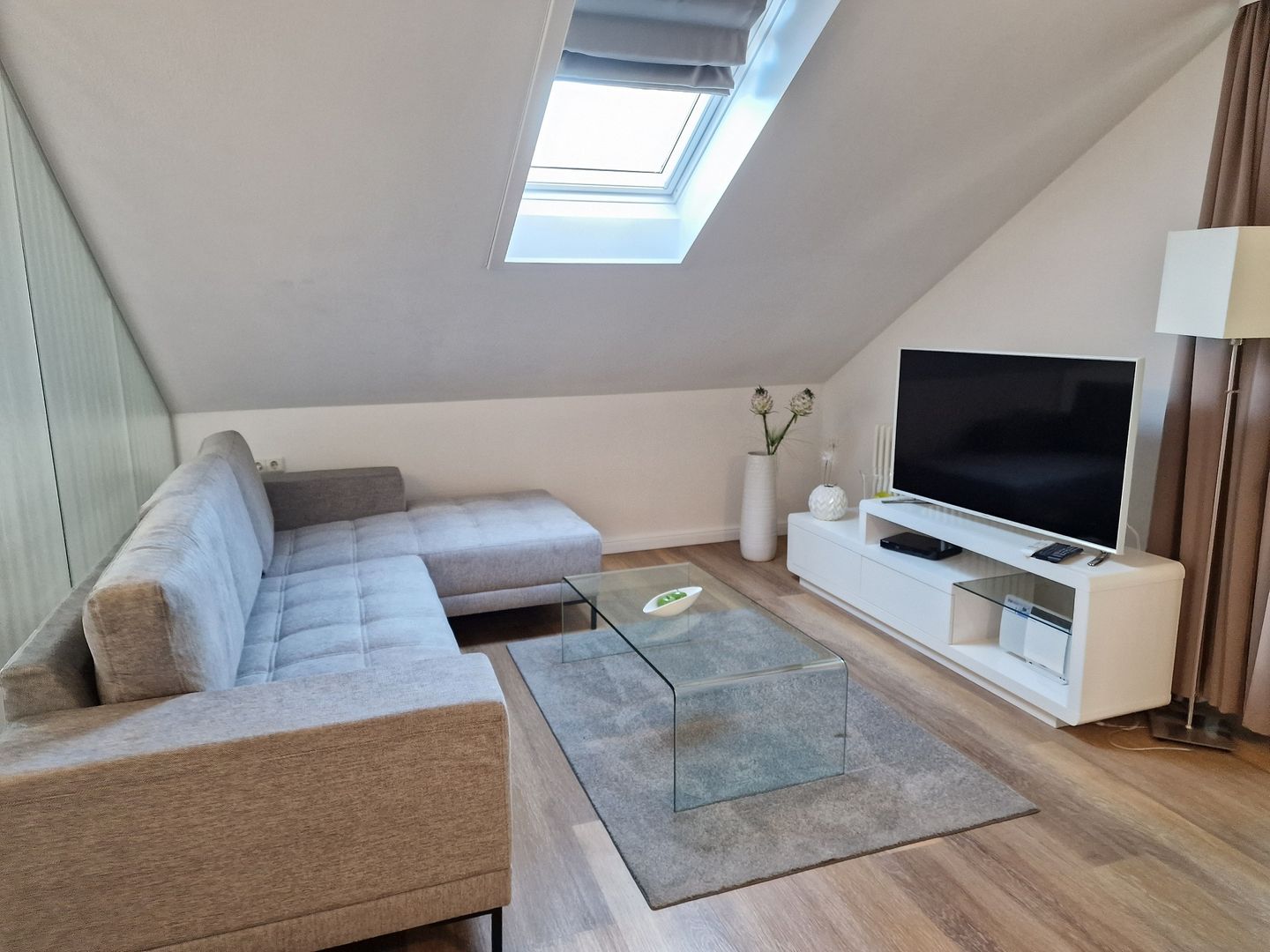 Dünenpark Binz Komfortplus 1-Raum-Ferienwohnung mit Balkon im Dachgeschoss (095) Insel Rügen - Wohnzimmer