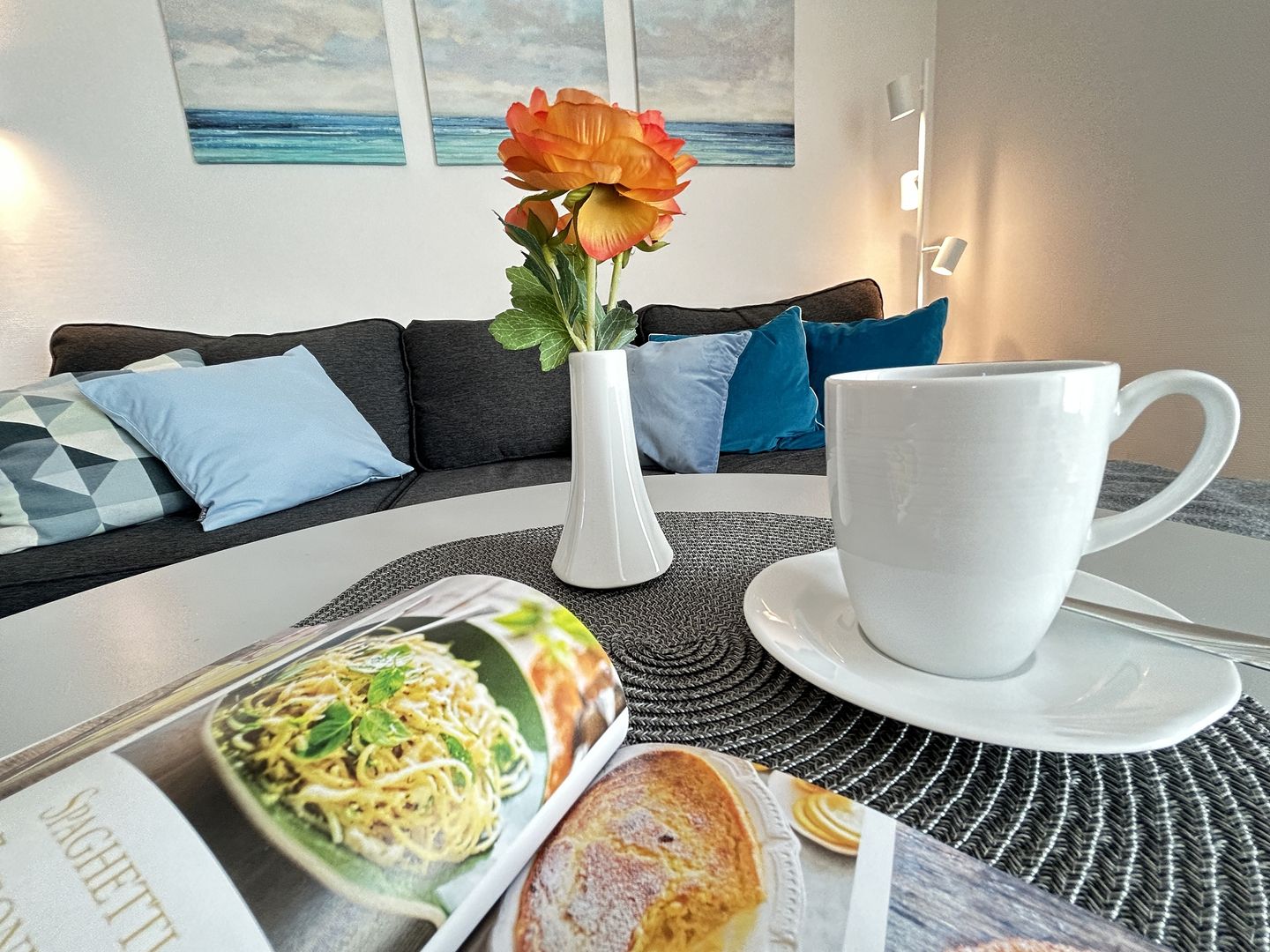 Dünenpark Binz Komfortplus Ferienwohnung mit 2 Schlafzimmern und Balkon im Dachgeschoss (269) Insel Rügen - Wohnzimmer