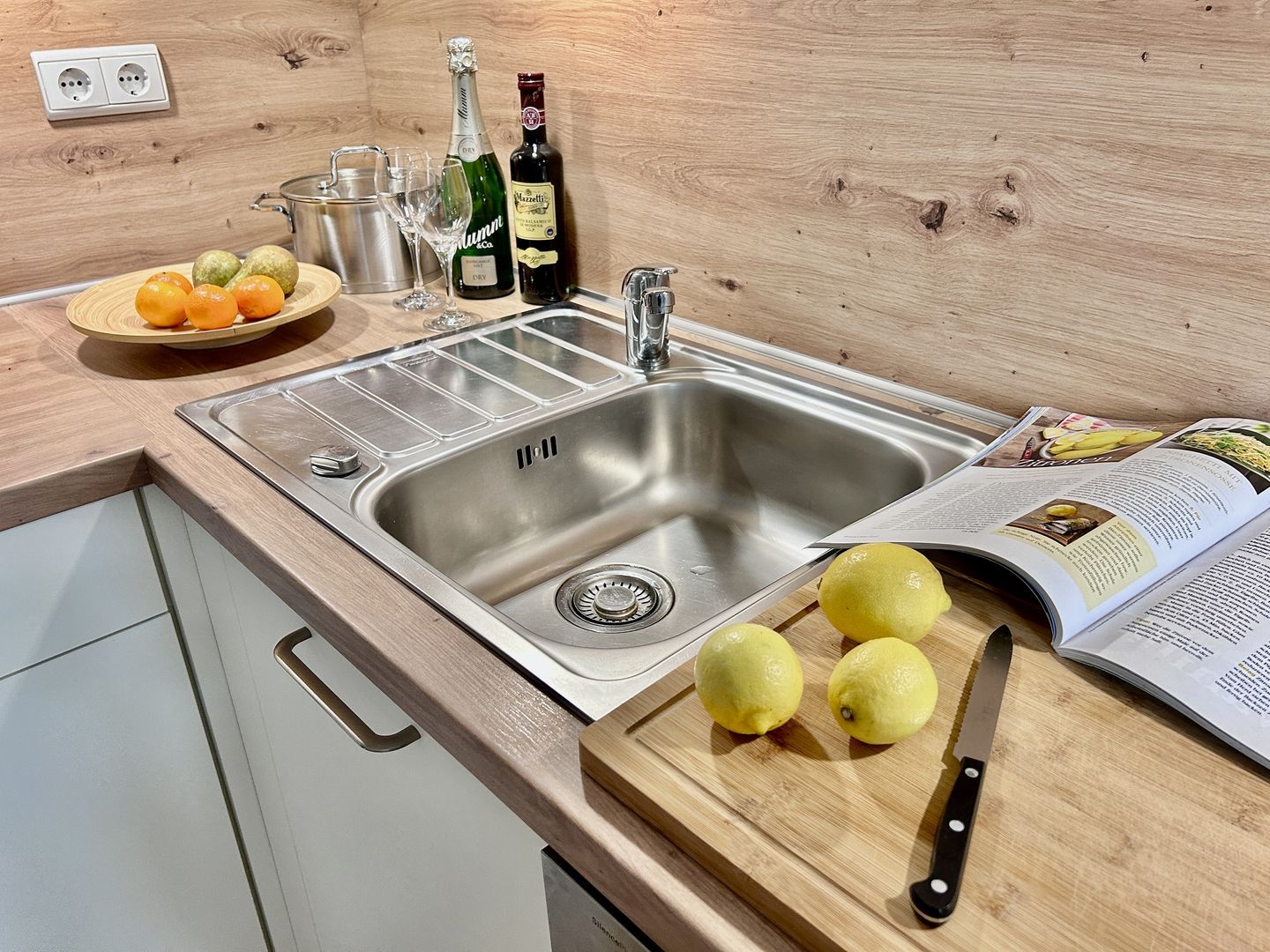 Dünenpark Binz Komfortplus Ferienwohnung mit 2 Schlafzimmern und Balkon im Dachgeschoss (269) Insel Rügen - Küche / Küchenzeile