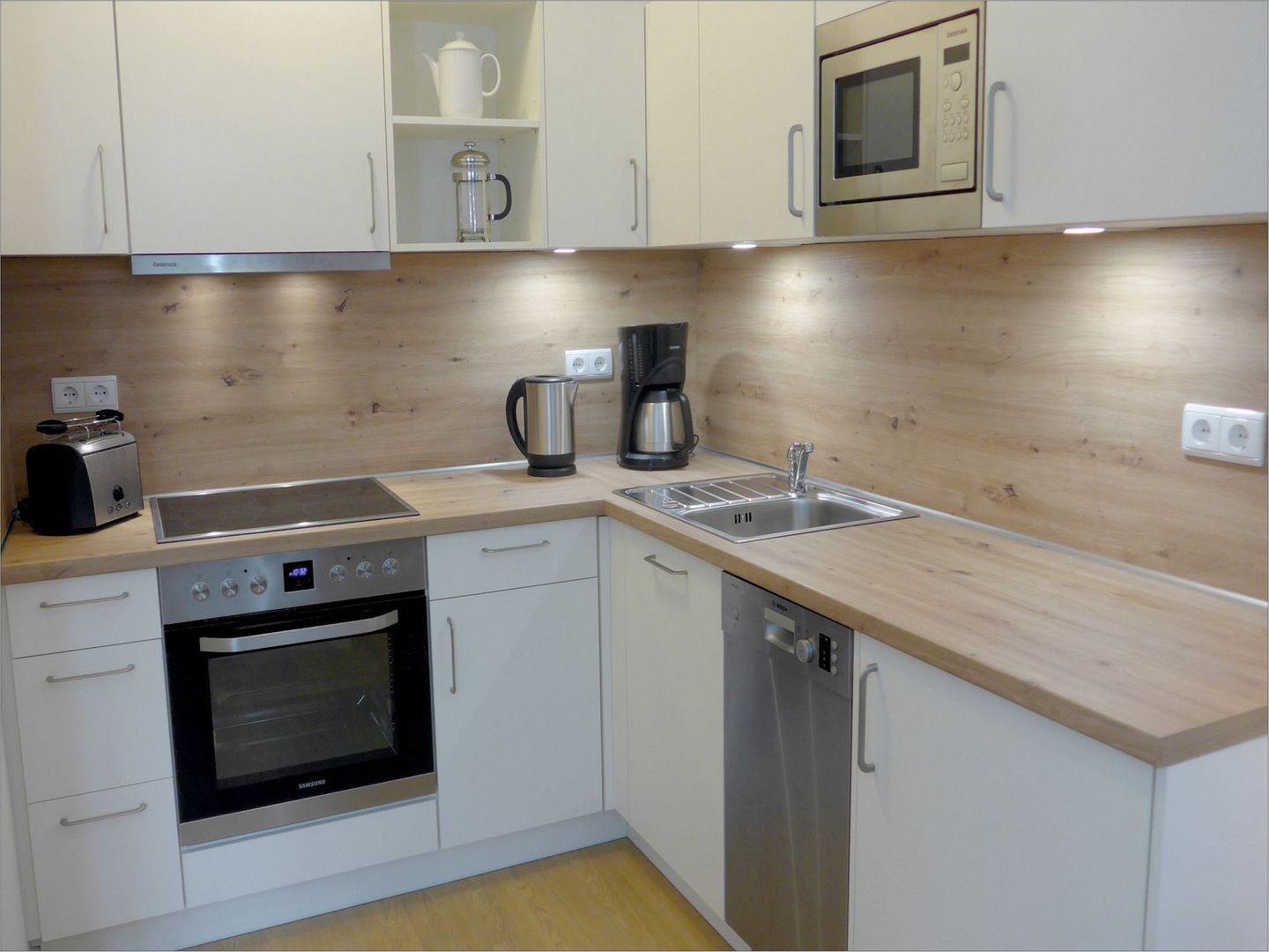 Dünenpark Binz Komfortplus Ferienwohnung mit 2 Schlafzimmern und Balkon im Dachgeschoss (269) Insel Rügen - Küche / Küchenzeile