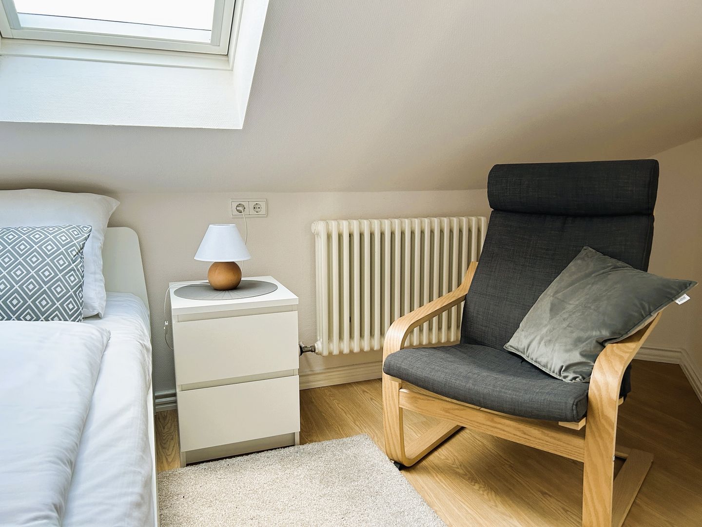 Dünenpark Binz Komfortplus Ferienwohnung mit 2 Schlafzimmern und Balkon im Dachgeschoss (269) Insel Rügen - Schlafzimmer