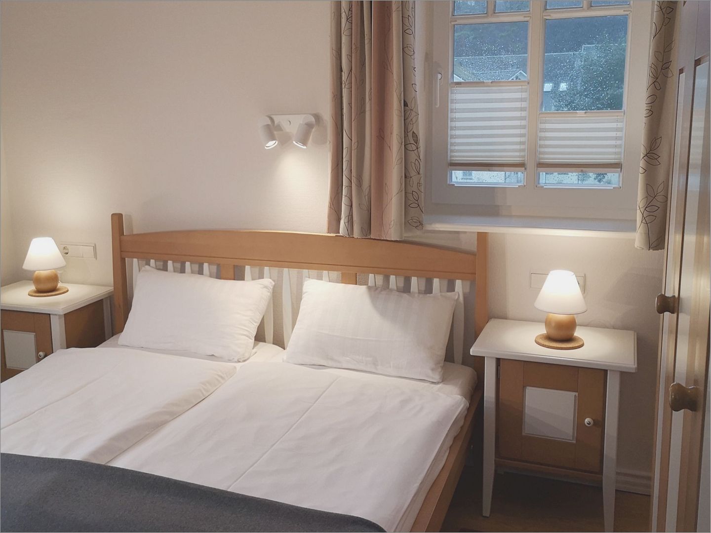 Dünenpark Binz Komfortplus Ferienwohnung mit 2 Schlafzimmern und Balkon im Dachgeschoss (269) Insel Rügen - Schlafzimmer