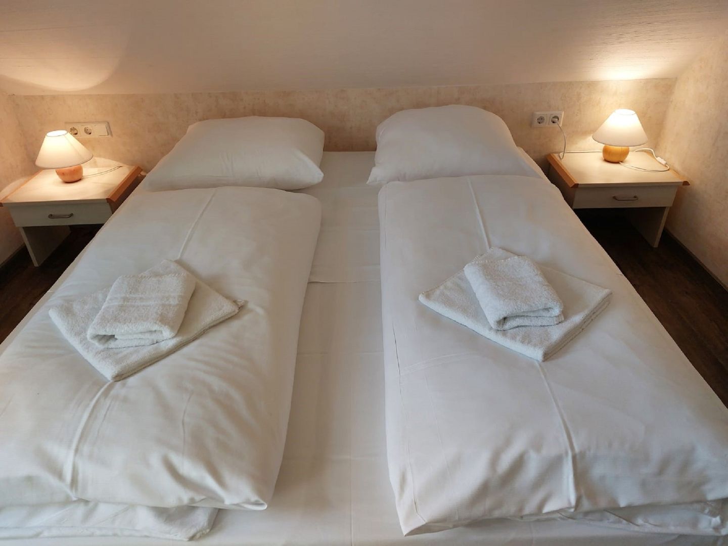 Feriendorf Rugana Komfortplus Ferienwohnung mit 1 Schlafzimmer (B35) Insel Rügen - Schlafzimmer