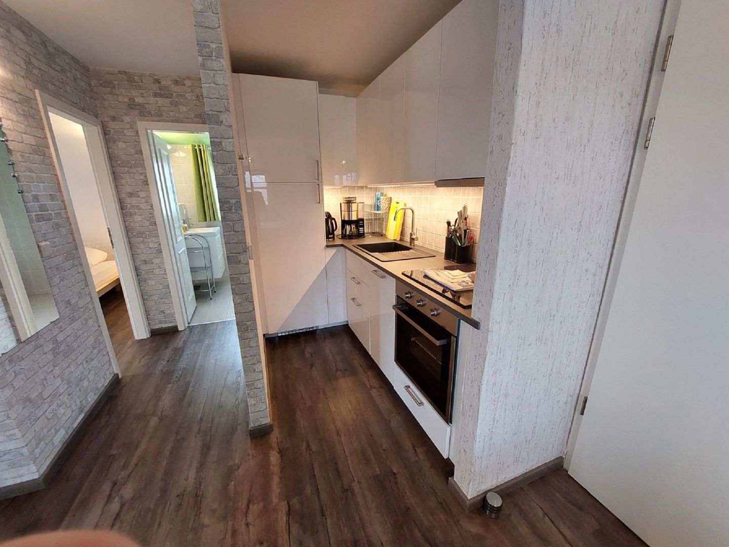 Feriendorf Rugana Komfortplus Ferienwohnung mit 1 Schlafzimmer (B35) Insel Rügen - Küche / Küchenzeile