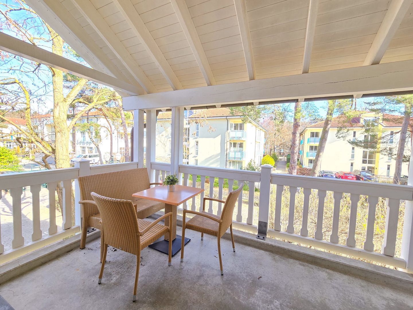 Dünenpark Binz Komfortplus Ferienwohnung mit 1 Schlafzimmer und Balkon im Obergeschoss (256) Insel Rügen - Balkon