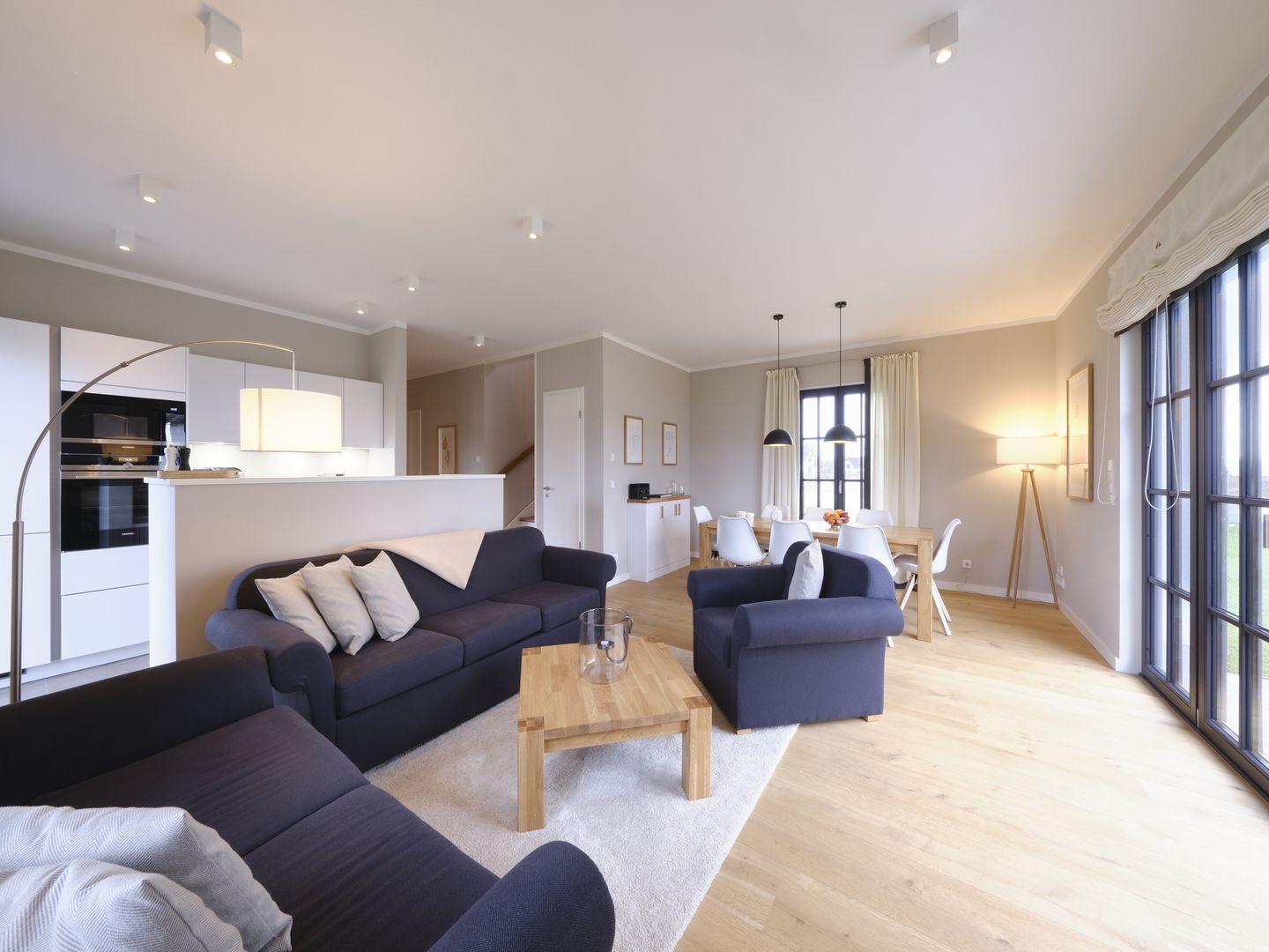 Luxus Reetdachvilla mit 3 Schlafzimmern, Sauna und Kamin (G05) - Wohnzimmer