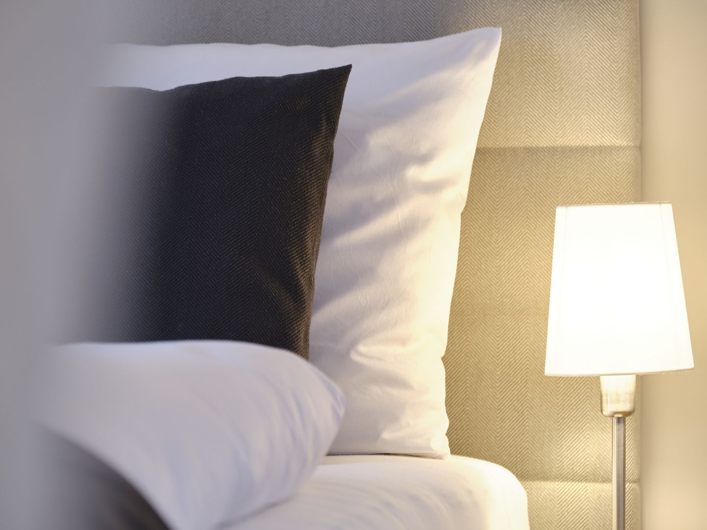 Luxus Reetdachvilla mit 3 Schlafzimmern, Sauna und Kamin (G05) - Bett