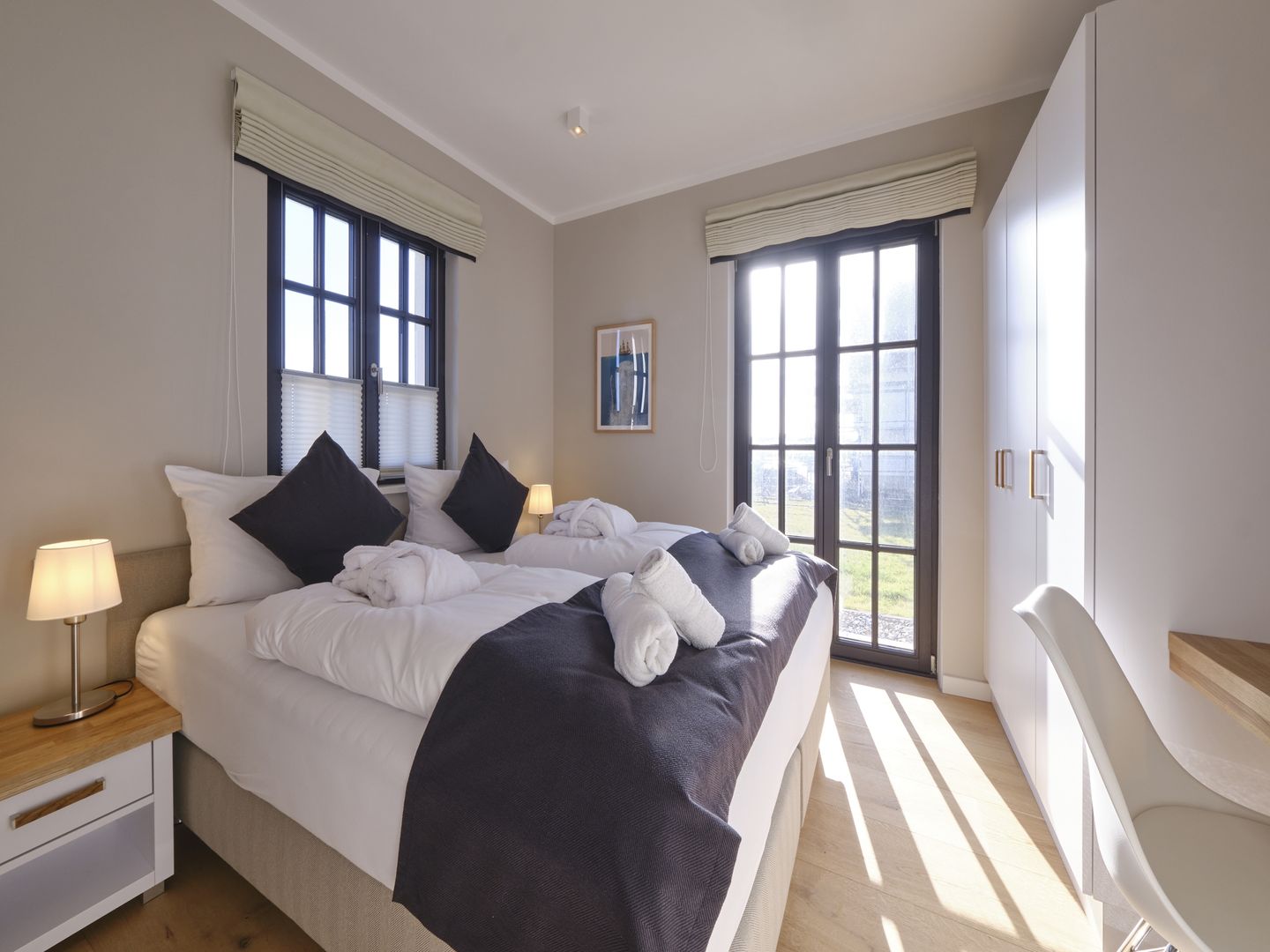 LuxusPlus Reetdachvilla mit 4 Schlafzimmern, Außensauna, Loungebereich und Kamin (G07) - Schlafzimmer