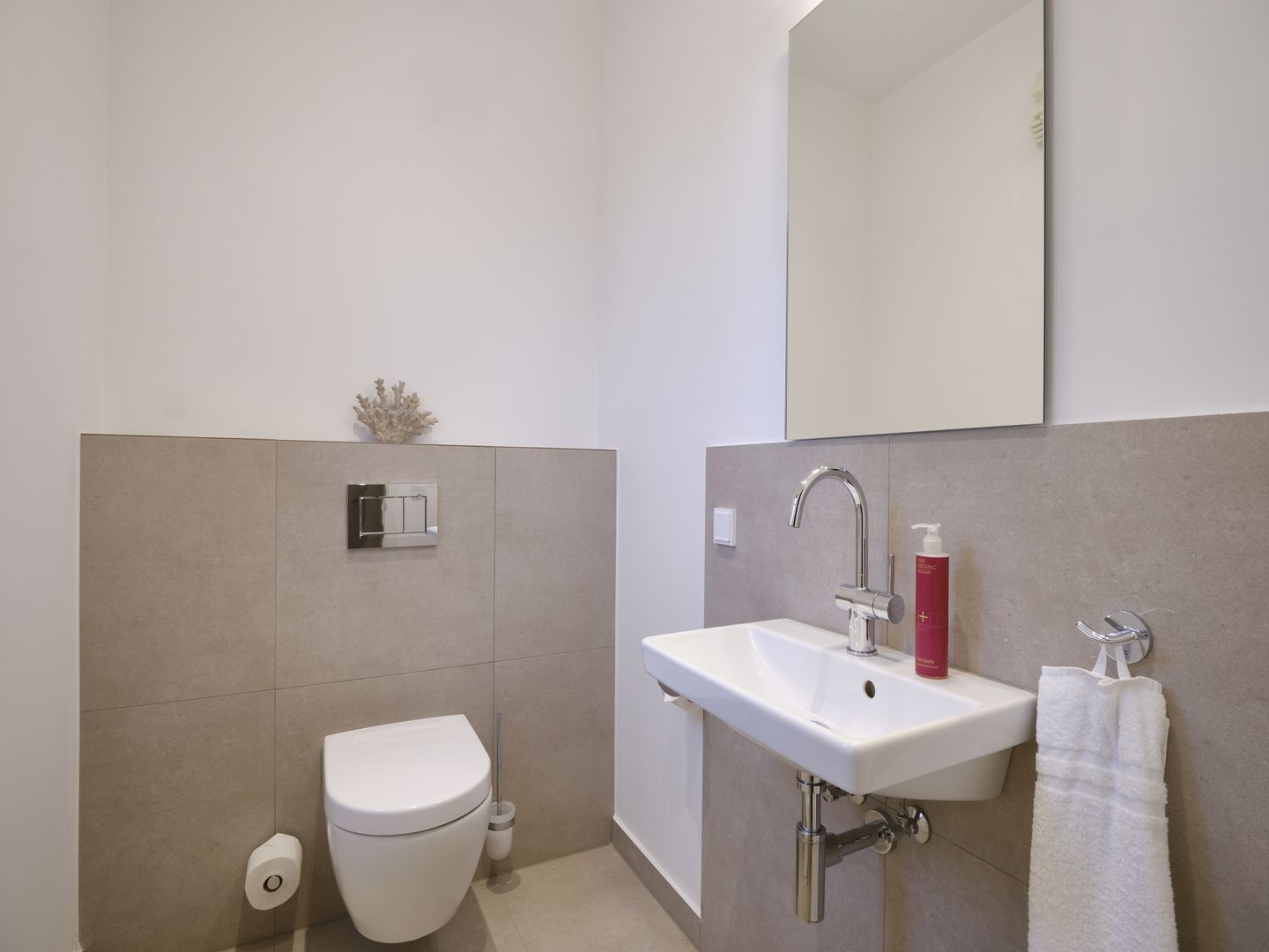 Luxus Reetdachvilla mit 3 Schlafzimmern, Sauna und Kamin (H07) - Gäste-WC