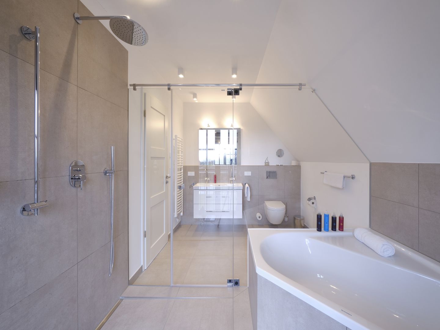 Luxus Reetdachvilla mit 3 Schlafzimmern, Sauna und Kamin (H07) - Badezimmer