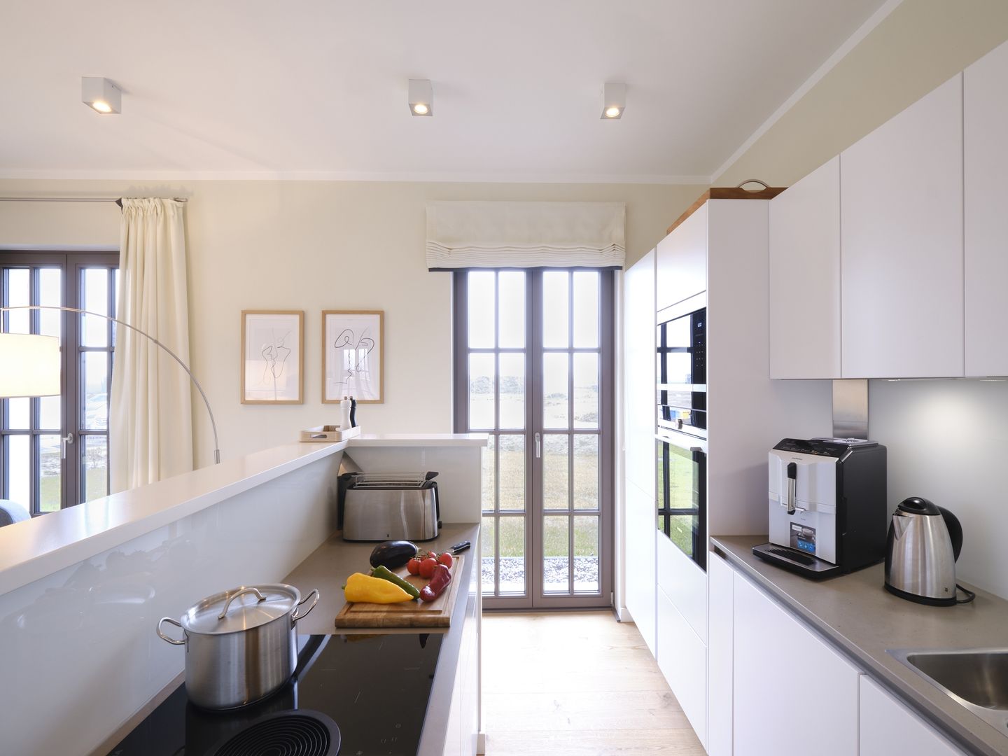 Luxus Reetdachvilla mit 3 Schlafzimmern, Sauna und Kamin (H07) - Küche / Küchenzeile