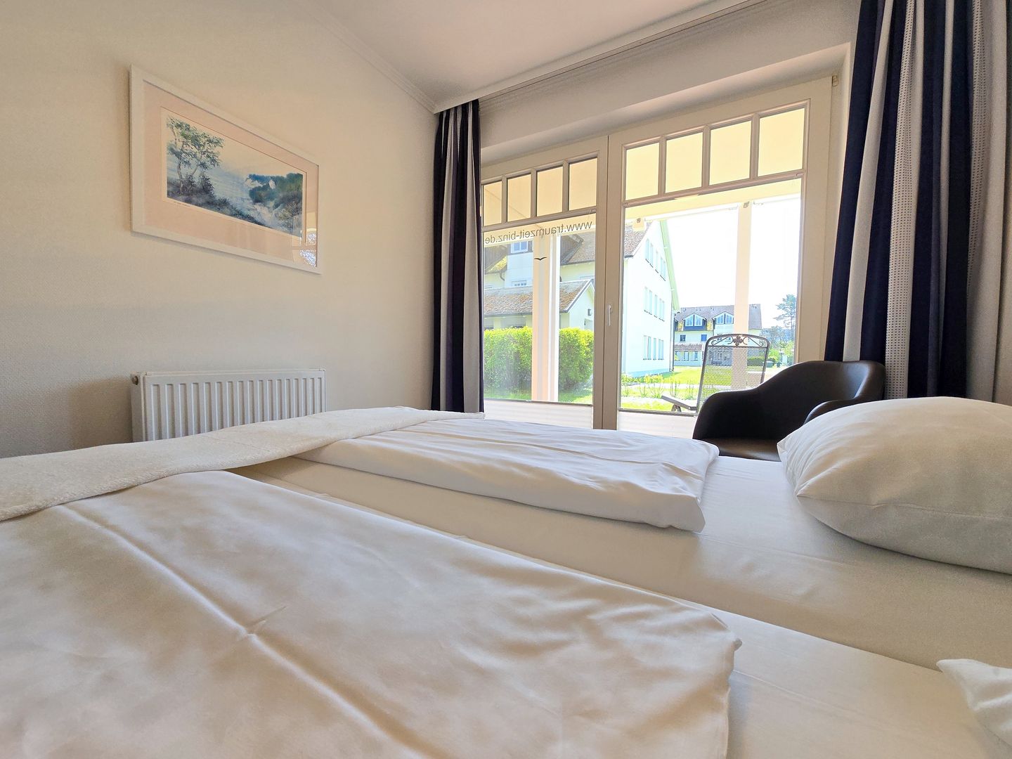 Dünenpark Binz Komfortplus Ferienwohnung mit 1 Schlafzimmer und Terrasse im Erdgeschoss (212) Insel Rügen - Schlafzimmer