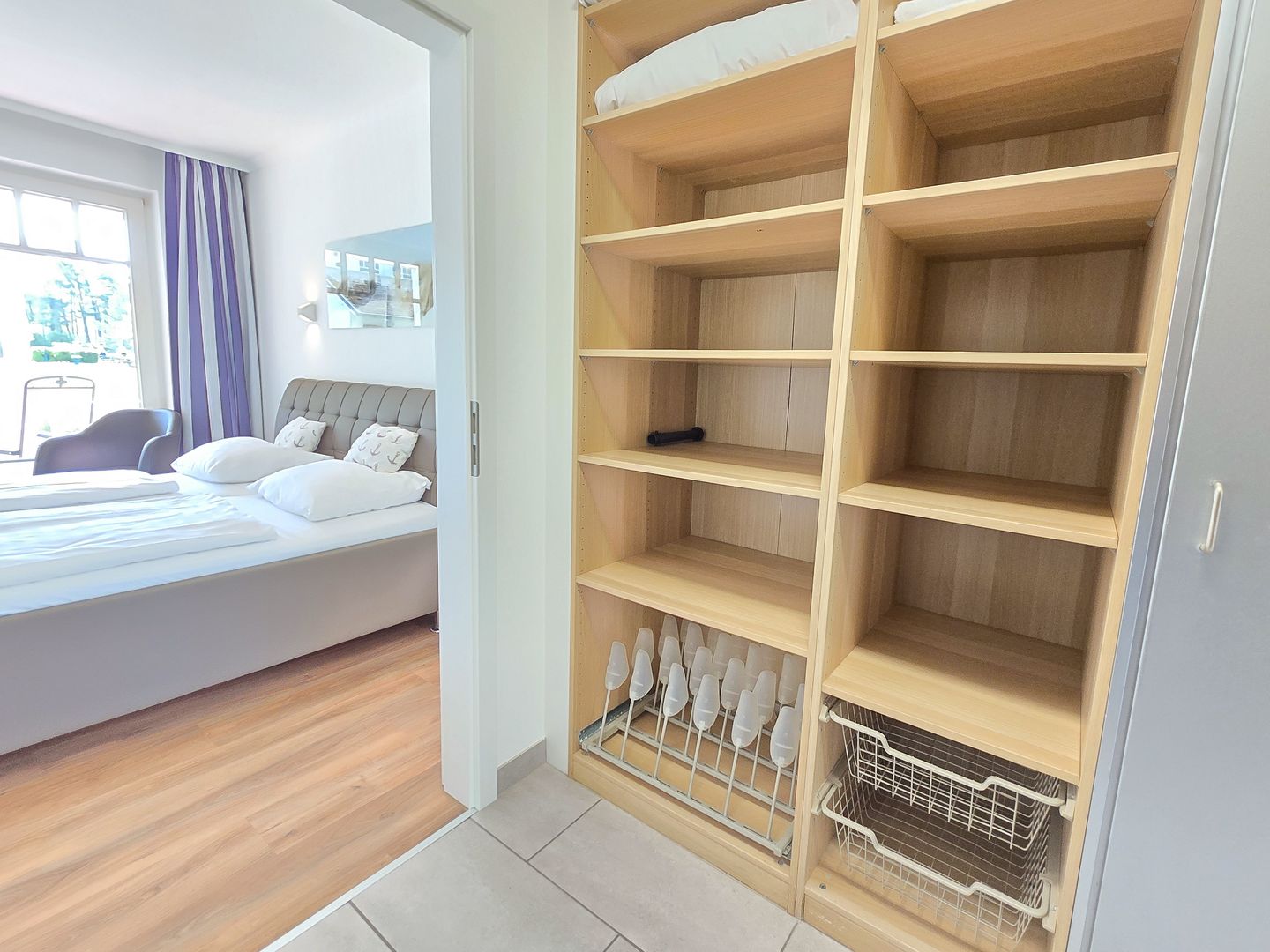 Dünenpark Binz Komfortplus Ferienwohnung mit 1 Schlafzimmer und Terrasse im Erdgeschoss (212) Insel Rügen - Schlafzimmer