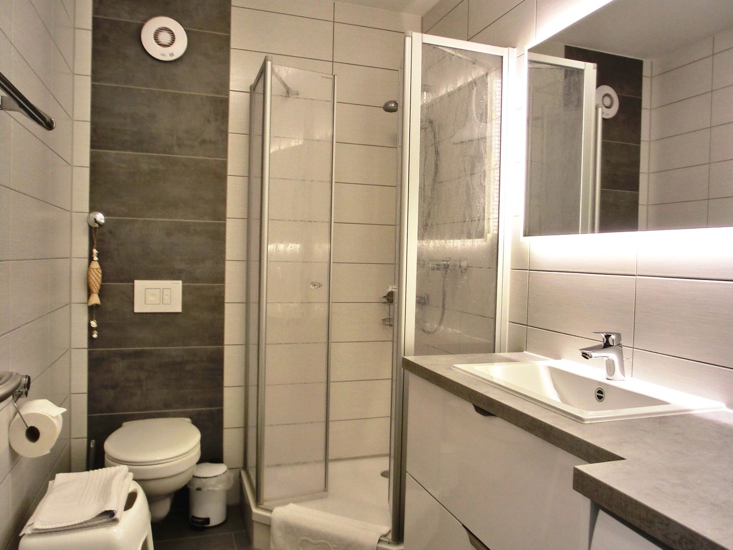  Ferienwohnung KWE 10 OG "Eikkater" Graal-Müritz Küstenwald - Badezimmer