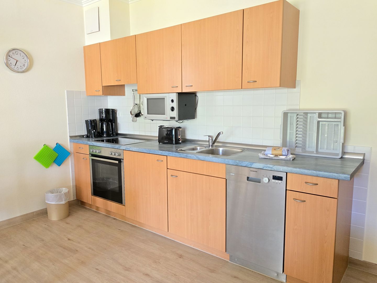 Dünenpark Binz Komfort Ferienwohnung mit 1 Schlafzimmer und Terrasse im Erdgeschoss (223) Insel Rügen - Küche / Küchenzeile