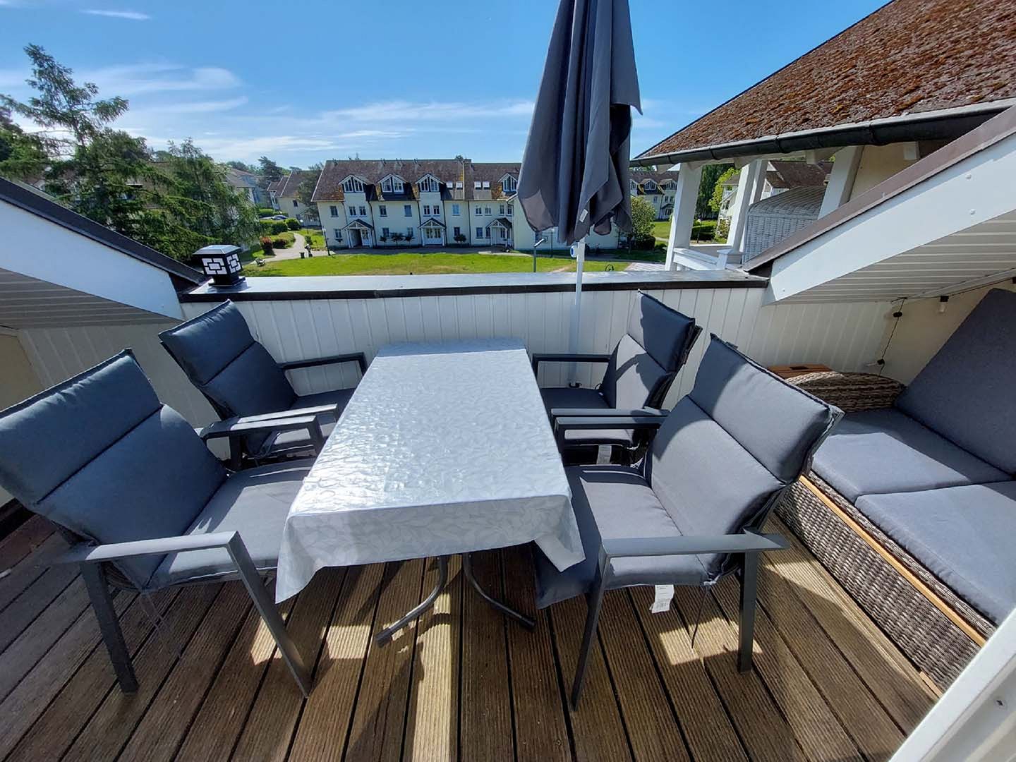 Dünenpark Binz Komfort Ferienwohnung mit 1 Schlafzimmer und Balkon im Dachgeschoss (023) Insel Rügen - Balkon