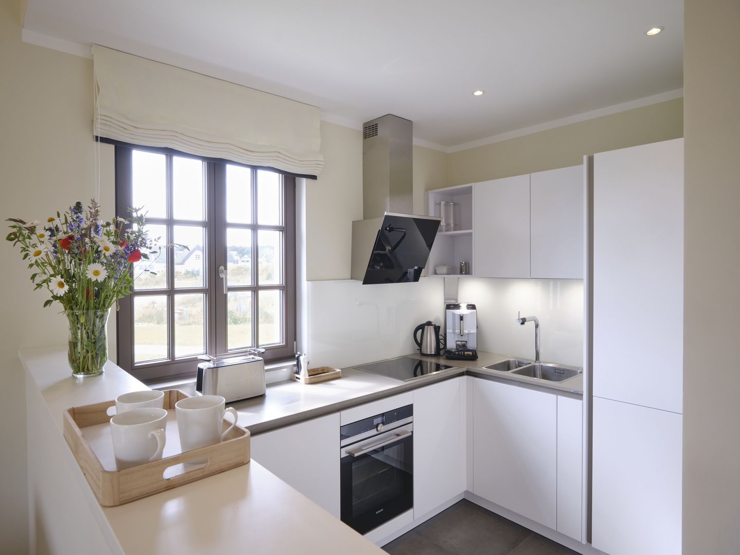 Premium Reetdachvilla mit 3 Schlafzimmern, Sauna und Kamin (H13) - Küche / Küchenzeile