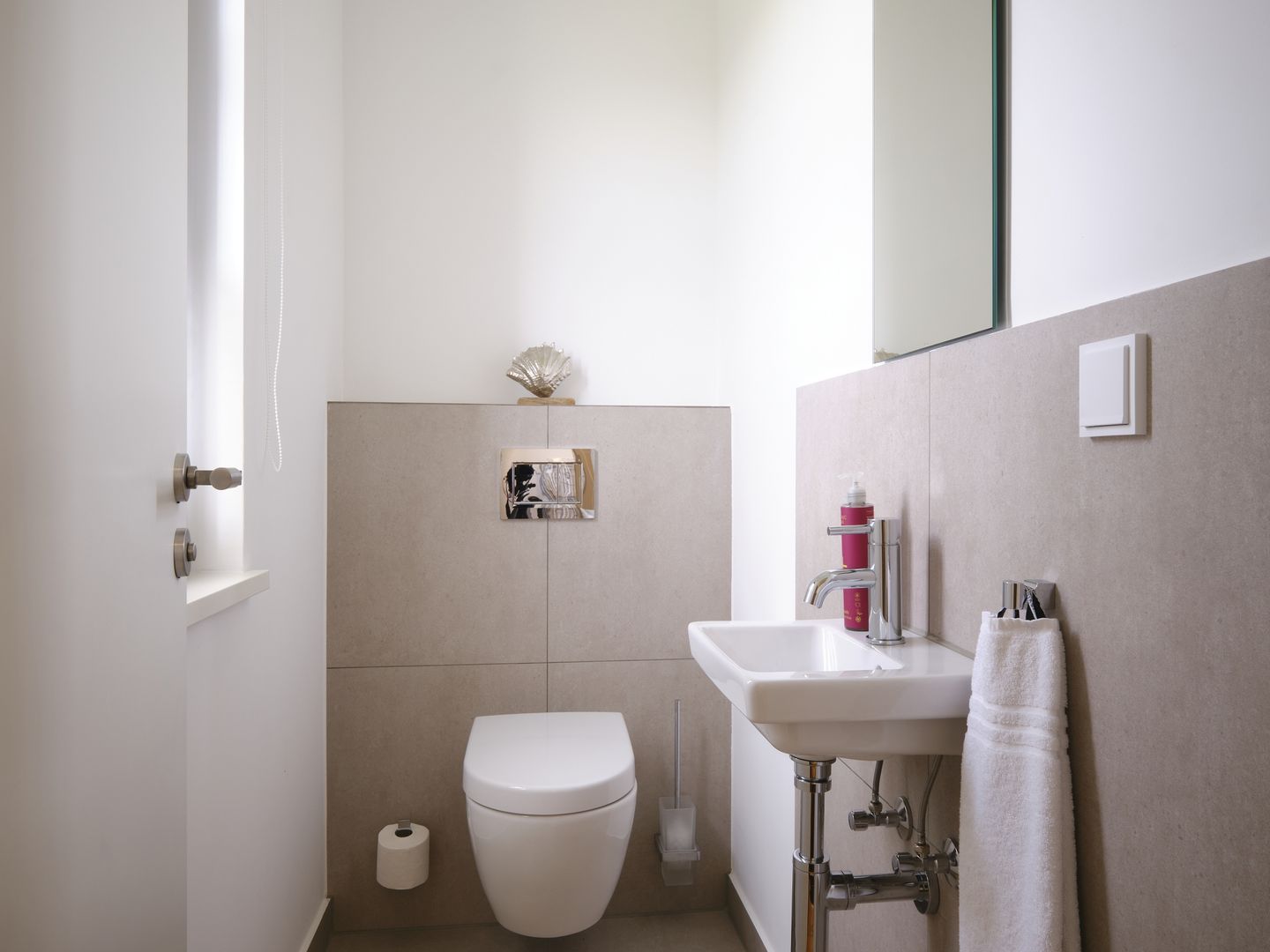 Premium Reetdachvilla mit 3 Schlafzimmern, Sauna und Kamin (H13) - Gäste-WC