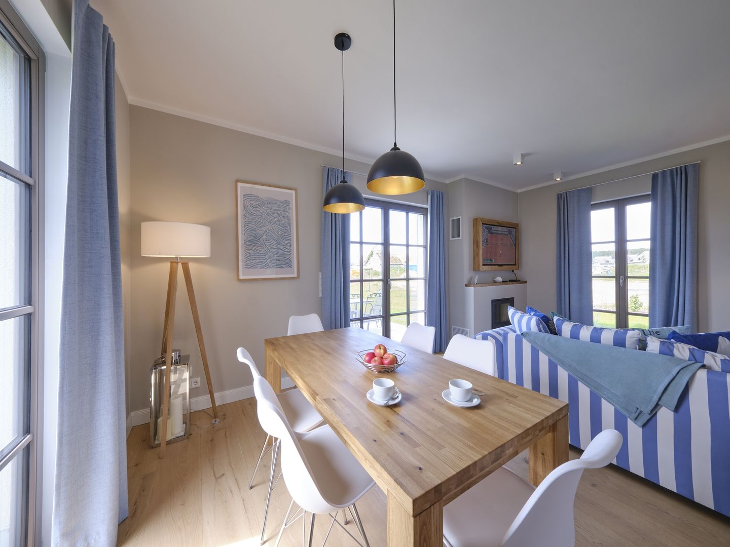 Premium Reetdachvilla mit 3 Schlafzimmern, Sauna und Kamin (H21) - Wohnzimmer