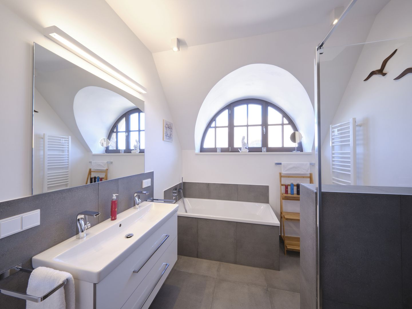 Premium Reetdachvilla mit 3 Schlafzimmern, Sauna und Kamin (H21) - Badezimmer