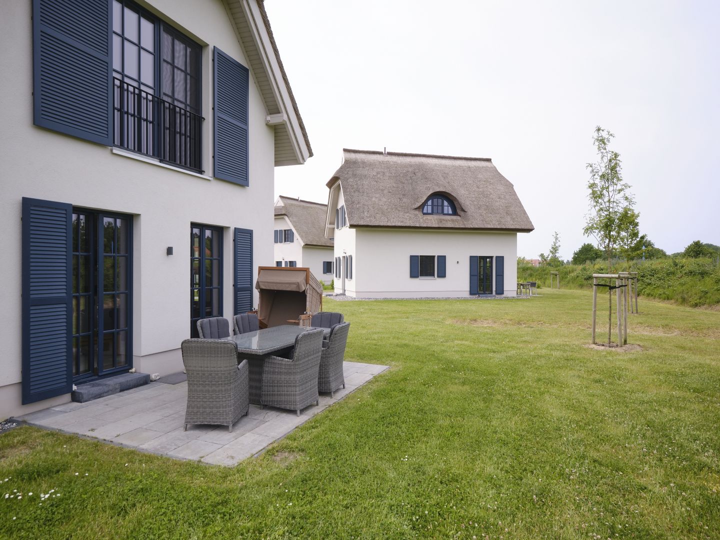 Superior Reetdachvilla mit 2 Schlafzimmern (F03) - Terrasse