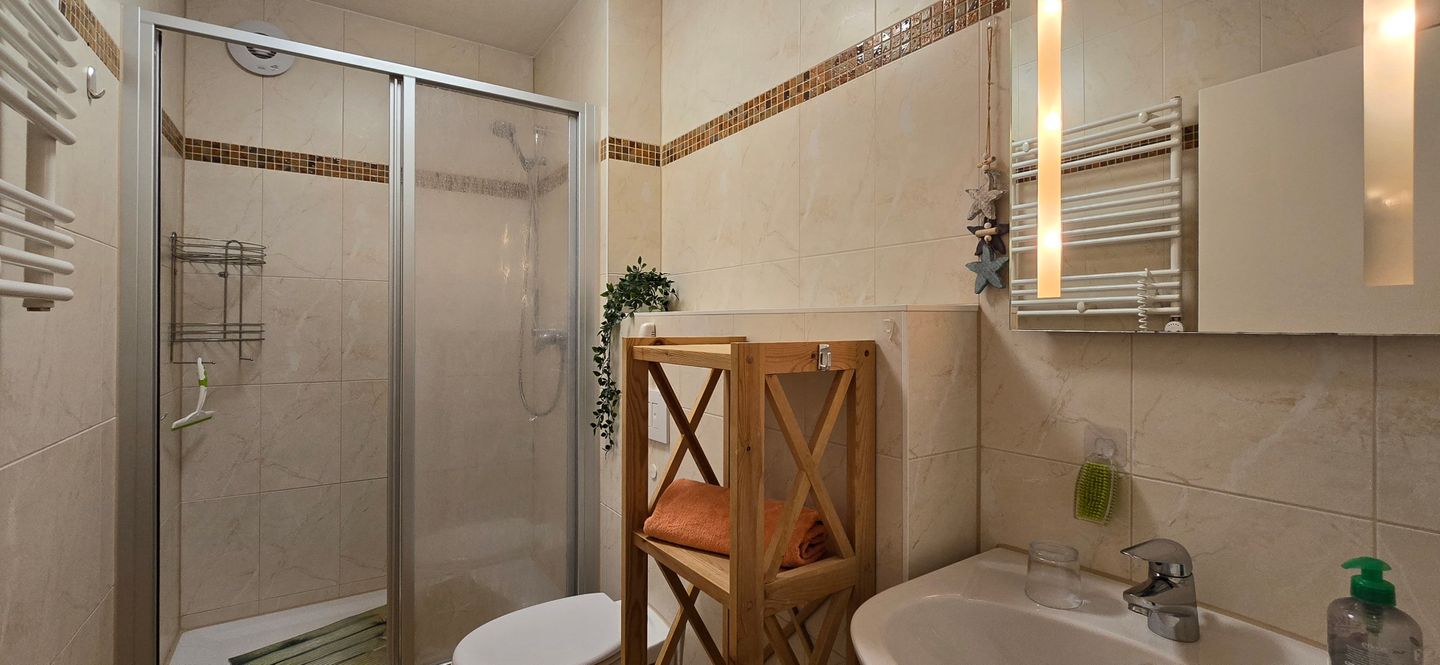  Ferienwohnung KWi 54 EG - "Möwennest" Graal-Müritz Küstenwald - Badezimmer