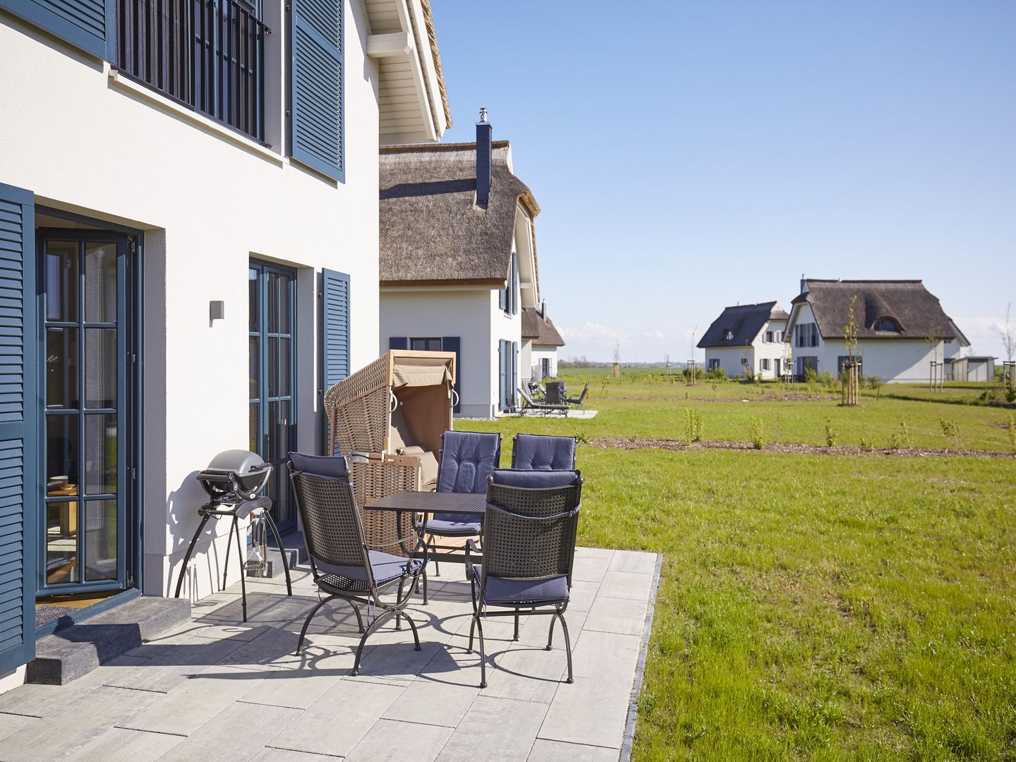 Superior Reetdachvilla mit 2 Schlafzimmern und Kamin (F06) - Terrasse