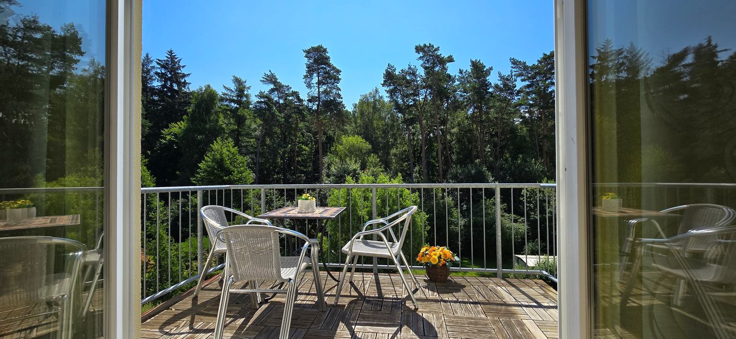  Ferienwohnung KWE 6 OG Graal-Müritz Küstenwald - Balkon