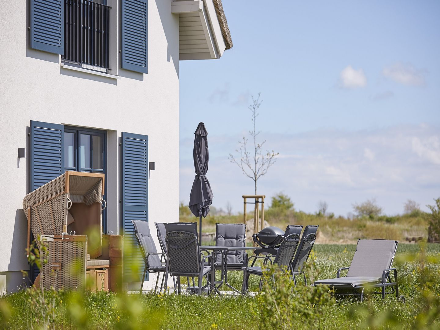 Premium Reetdachvilla mit 3 Schlafzimmern, Sauna und Kamin (F10) - Terrasse